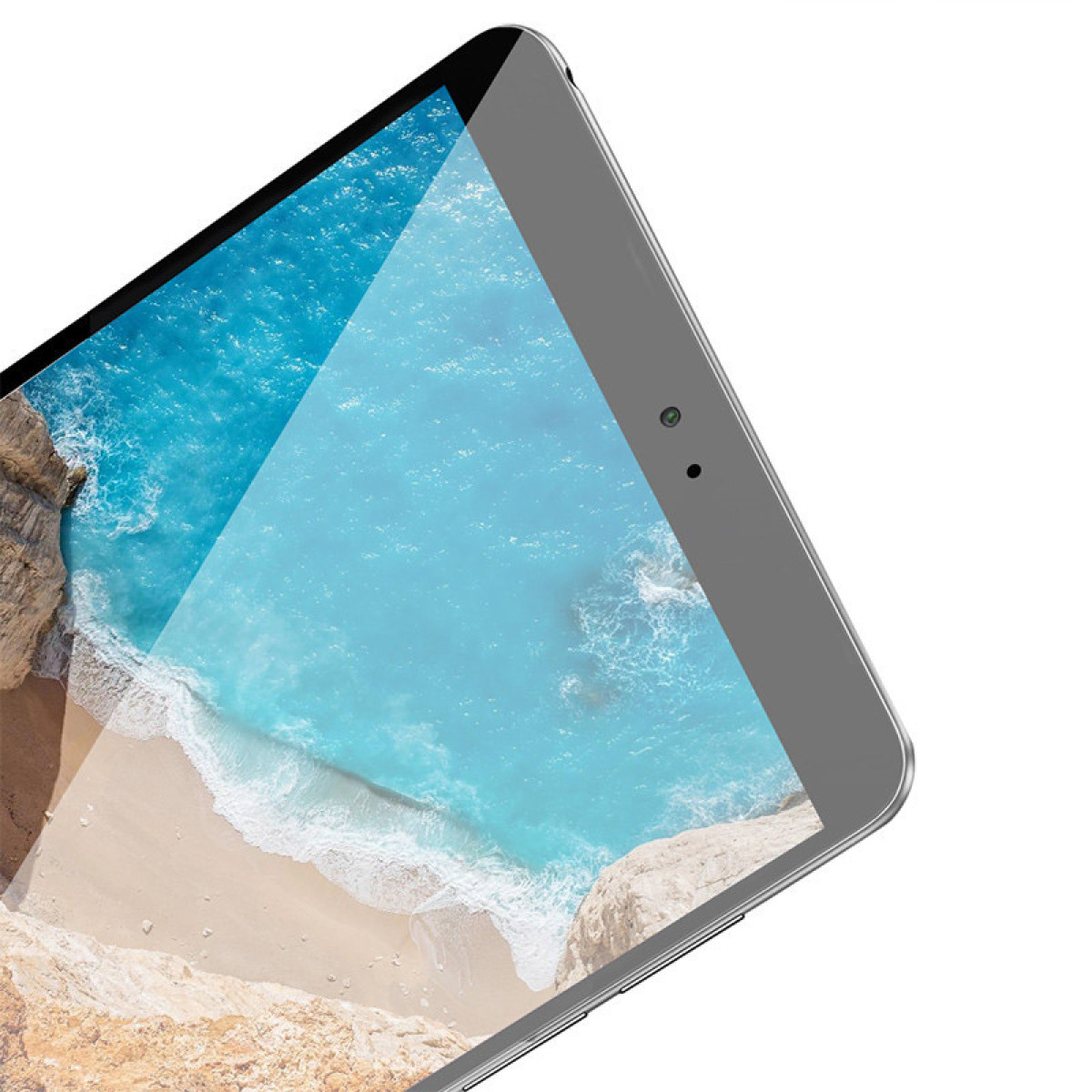 Tabletscherm met strand en oceaan. Turkoois rand, witte achtergrond, schuine weergave.