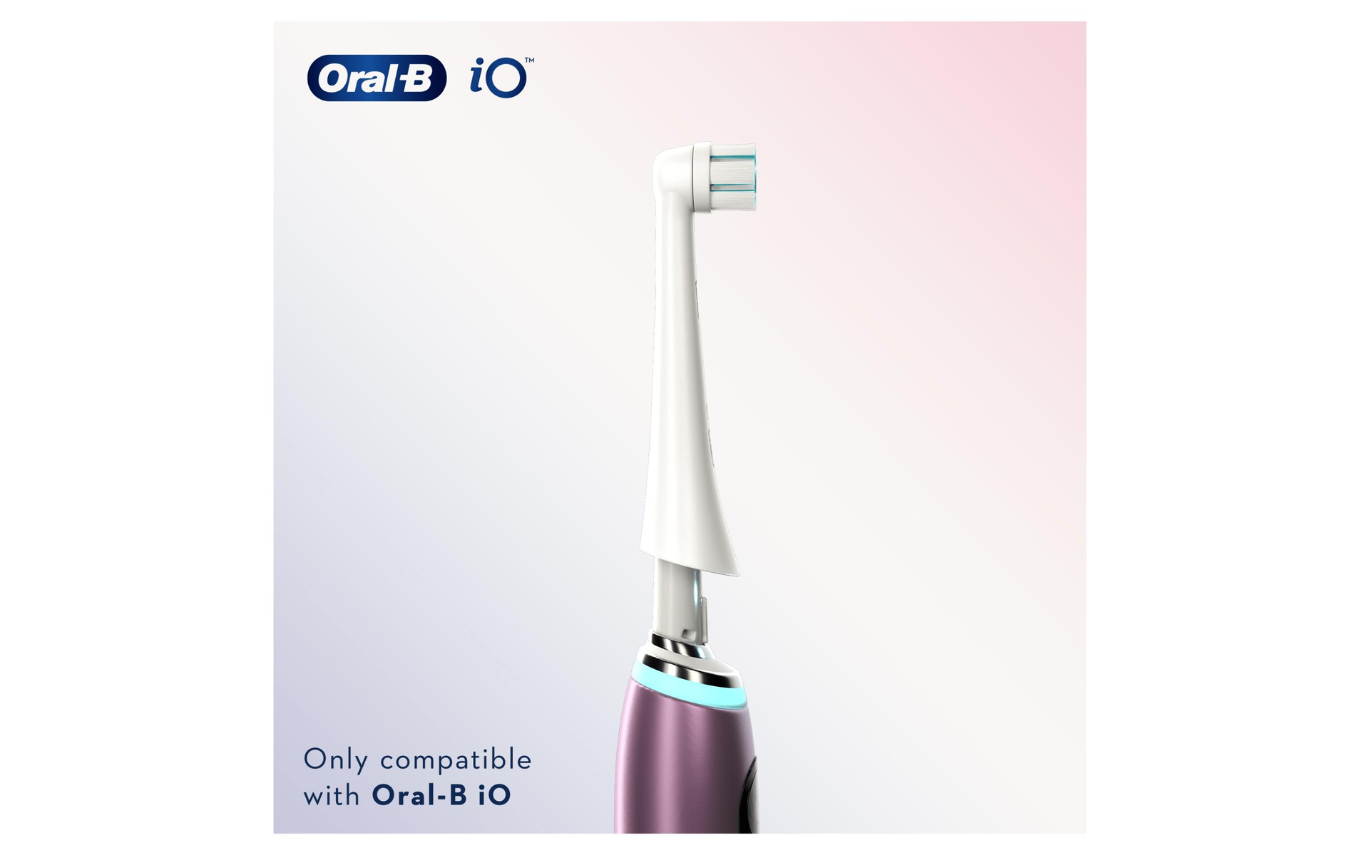 Główka szczoteczki do zębów Oral-B IO. Biała główka na fioletowym uchwycie. Logo Oral-B IO. Różowo-białe tło.