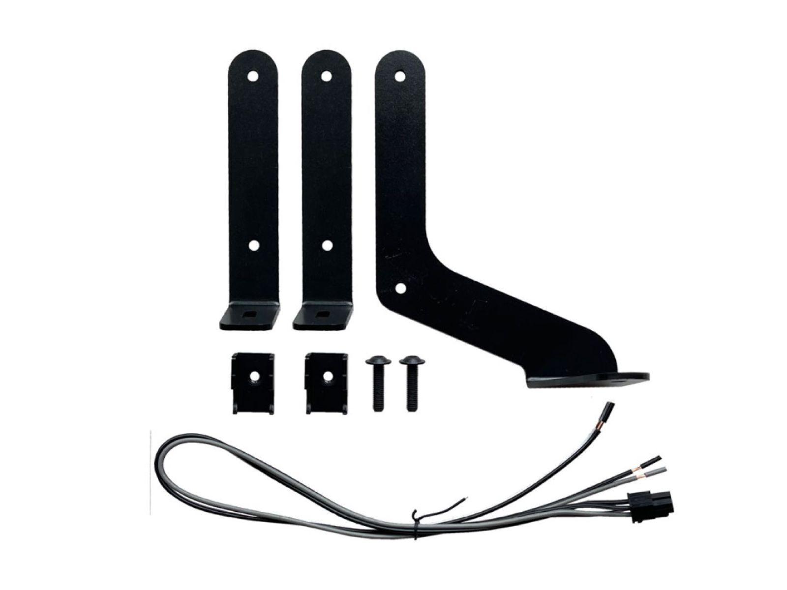 Ein Satz schwarzer Metall-Montagehalterungen, Schrauben und ein Kabel mit Stecker.
