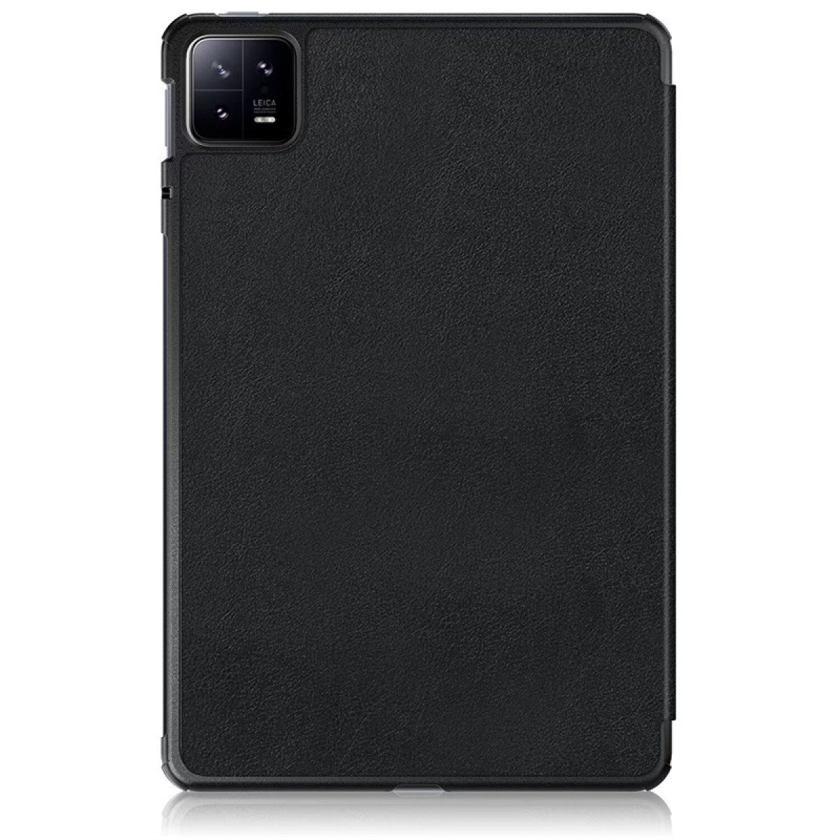 Eine schwarze Tablet-Hülle mit Kameramodul, die das Tablet mit dunklem Hintergrund zeigt.