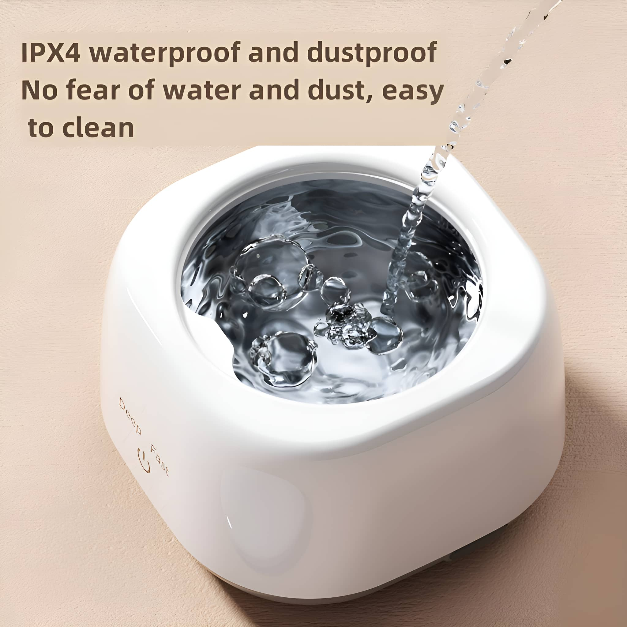 Weißes, quadratisches Gerät mit hineinfließendem Wasser. Text: IPX4 wasserdicht, leicht zu reinigen.