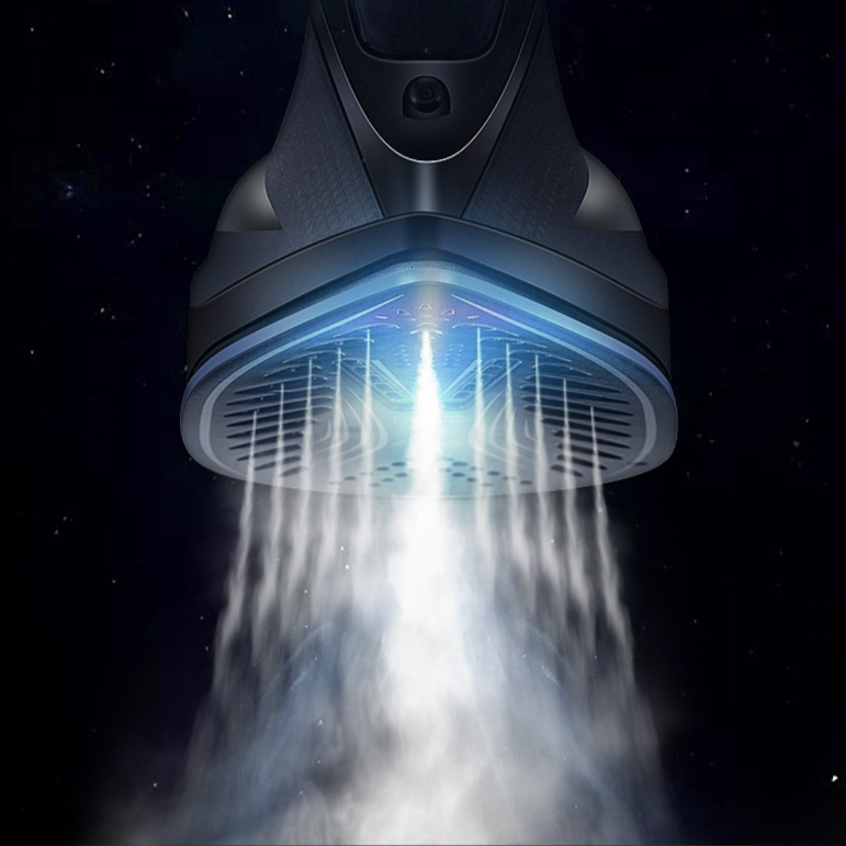 Nahaufnahme eines Geräts, das einen hellen, weißen Lichtstrahl mit Dampfspuren in einem dunklen Raum aussendet.