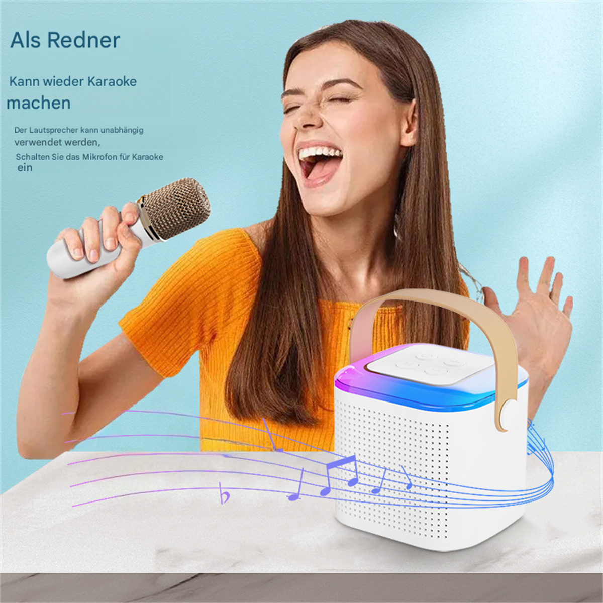 Frau singt in ein goldenes Mikrofon, hält Karaoke-Maschine. Musiknoten sind sichtbar.