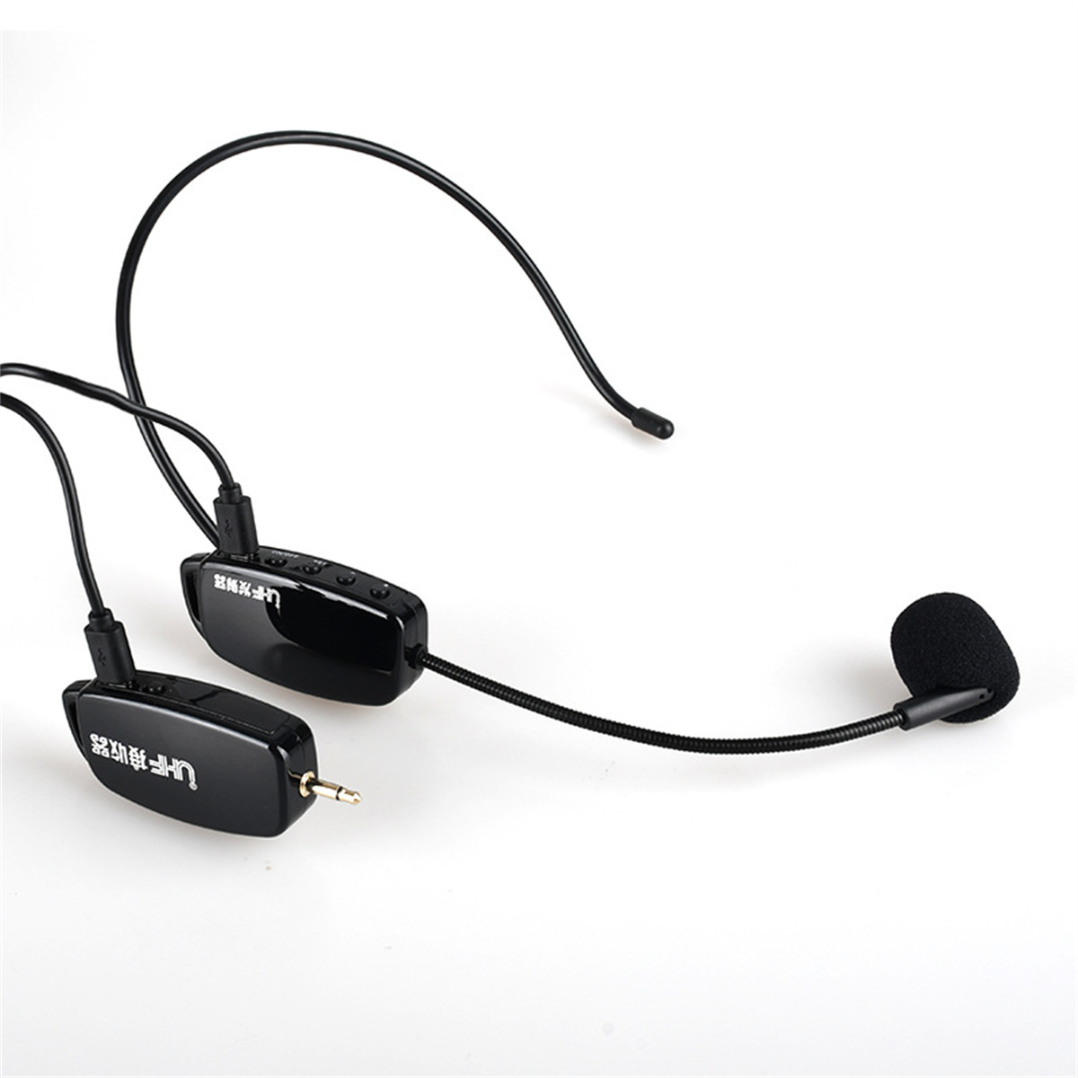 Schwarzes Headset-Mikrofon-Set. Zwei Bedieneinheiten und ein Mikrofon auf weißem Hintergrund.