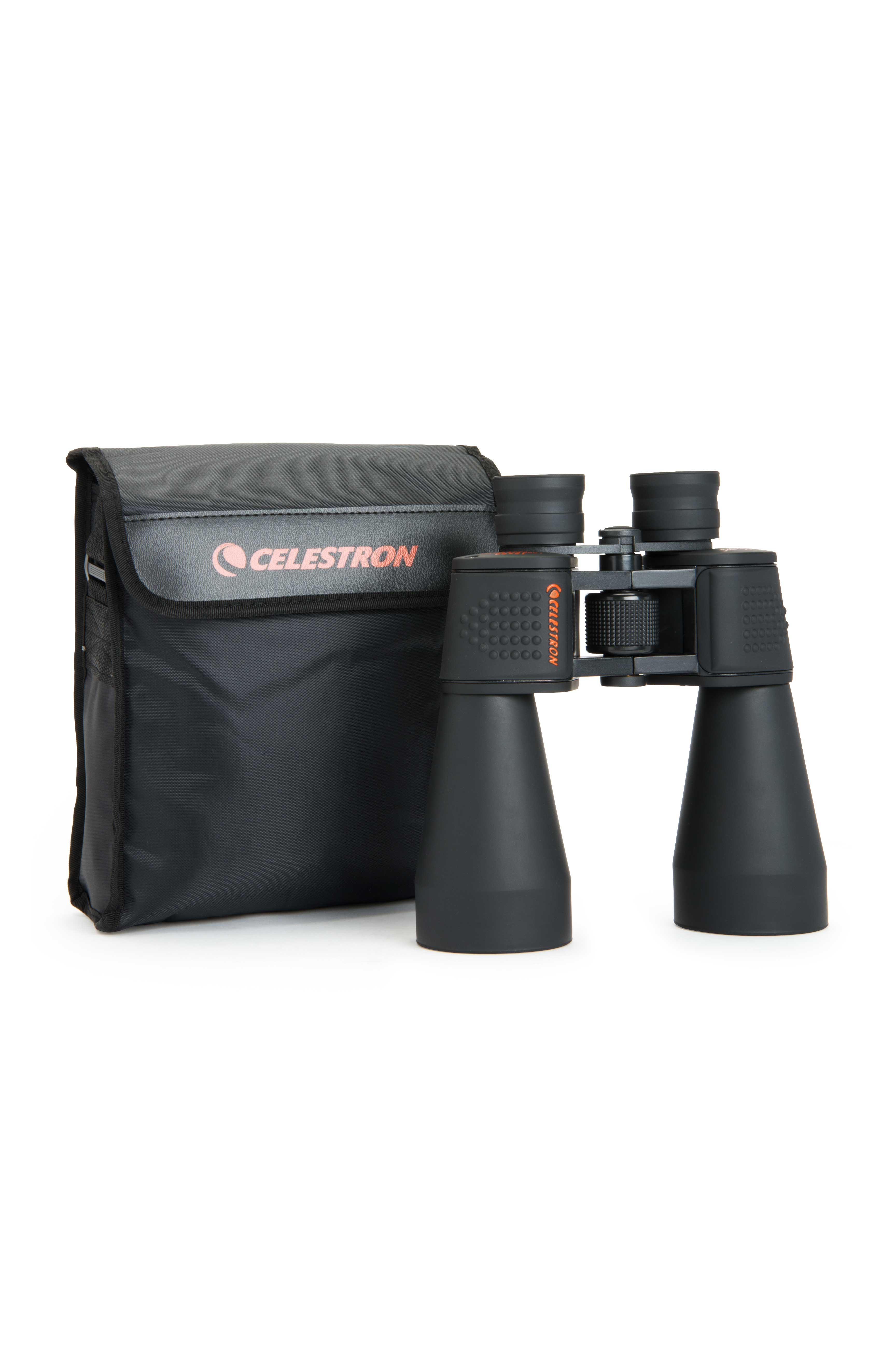 Schwarzes Fernglas mit schwarzer Tragetasche. Die Tasche hat ein orangefarbenes Logo.