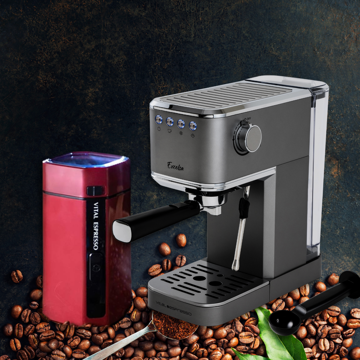 Máquina de espresso, molinillo, granos de café, cuchara con café molido sobre fondo oscuro.