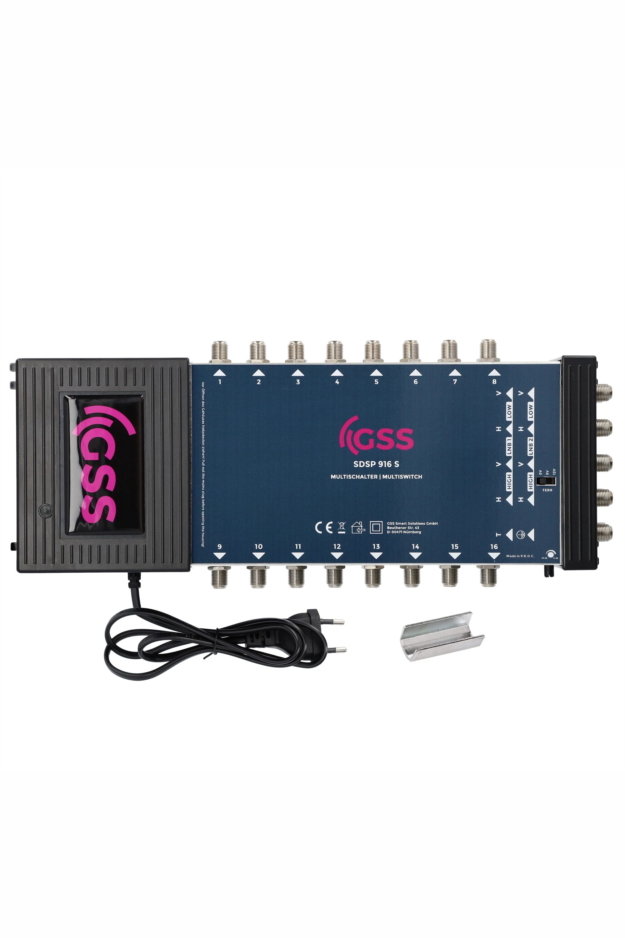 Ein blauer GSS SDSP 916 S Multiswitch mit mehreren Eingangs- und Ausgangsanschlüssen. Ein Netzteil ist angeschlossen.