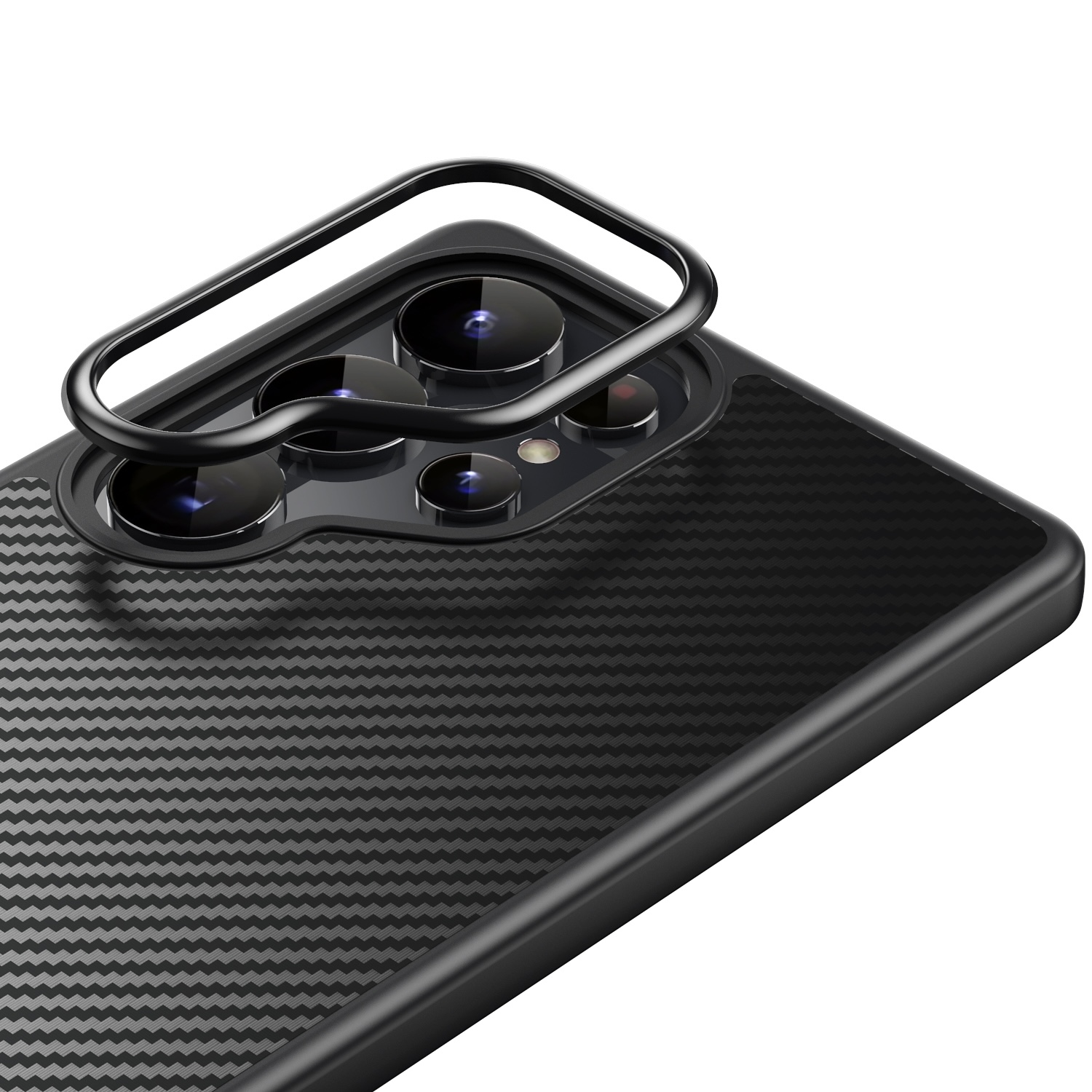 Primer plano de la parte trasera de un teléfono con lentes de cámara y patrón de fibra de carbono negro.