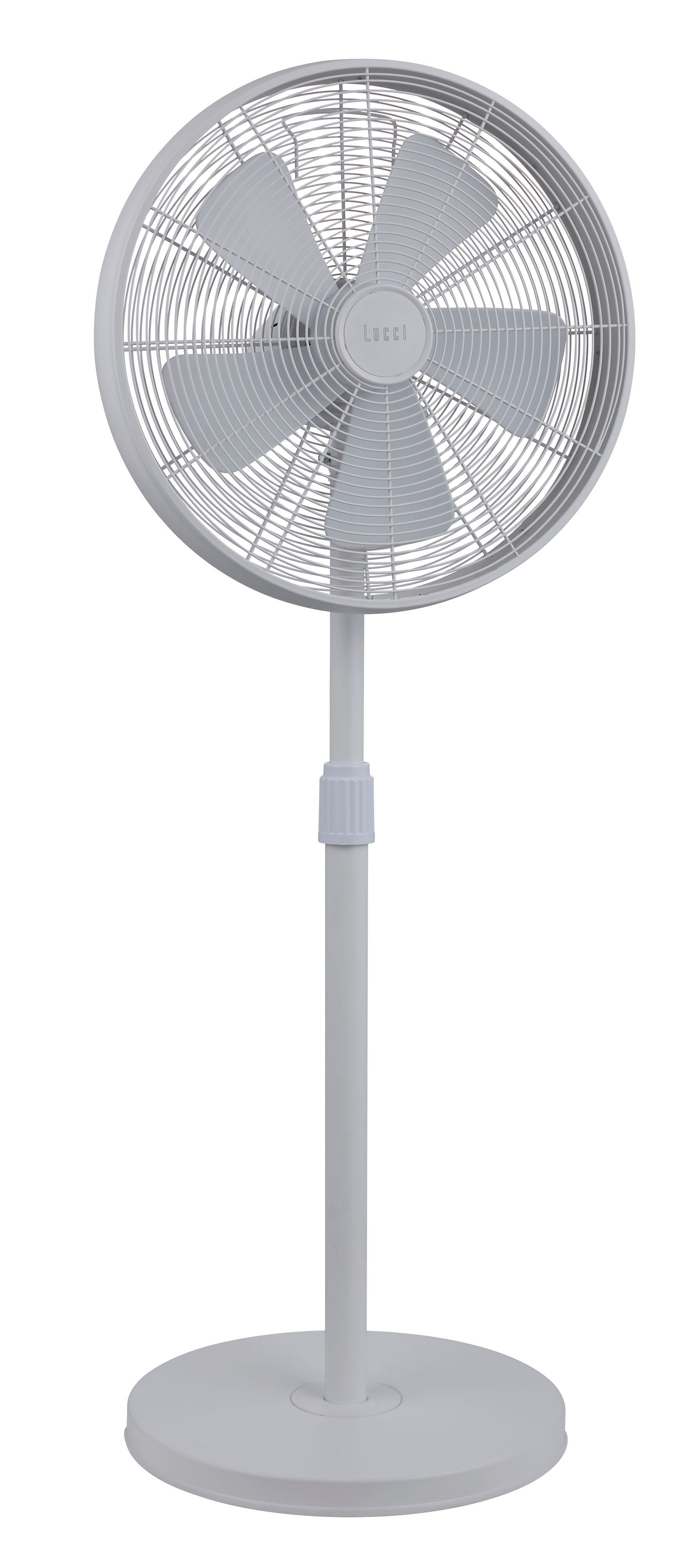 Ventilatore a colonna bianco. Il ventilatore ha una testa circolare e una base bianca.