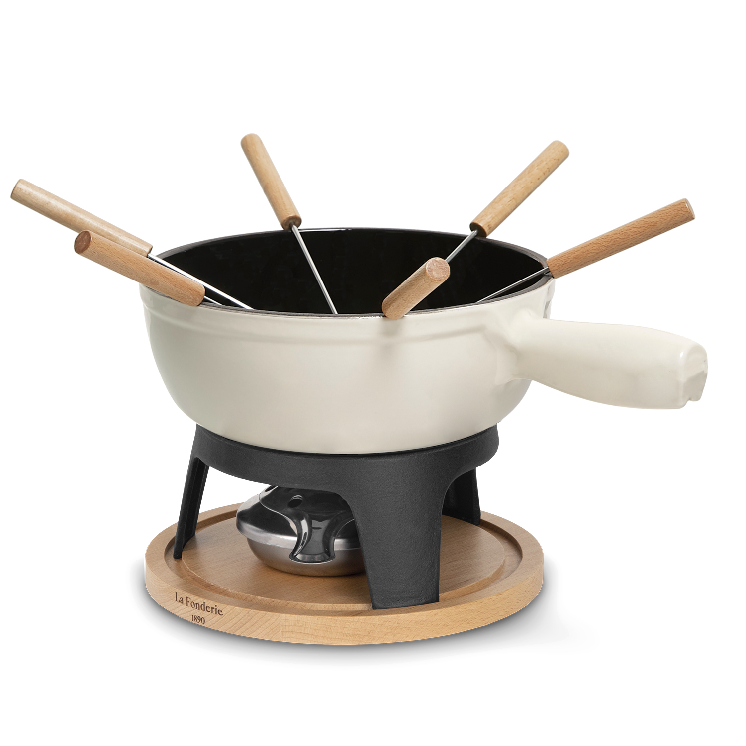 Pentola per fonduta con manici e forchette in legno. Posizionata su una base in legno con bruciatore.