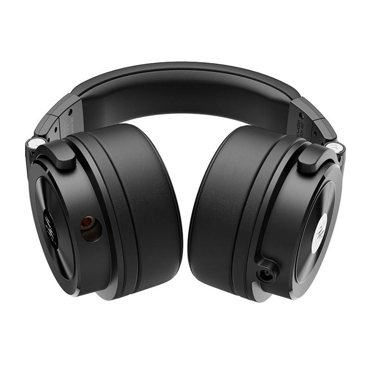 Zwarte over-ear koptelefoon, met de oorschelpen zichtbaar.