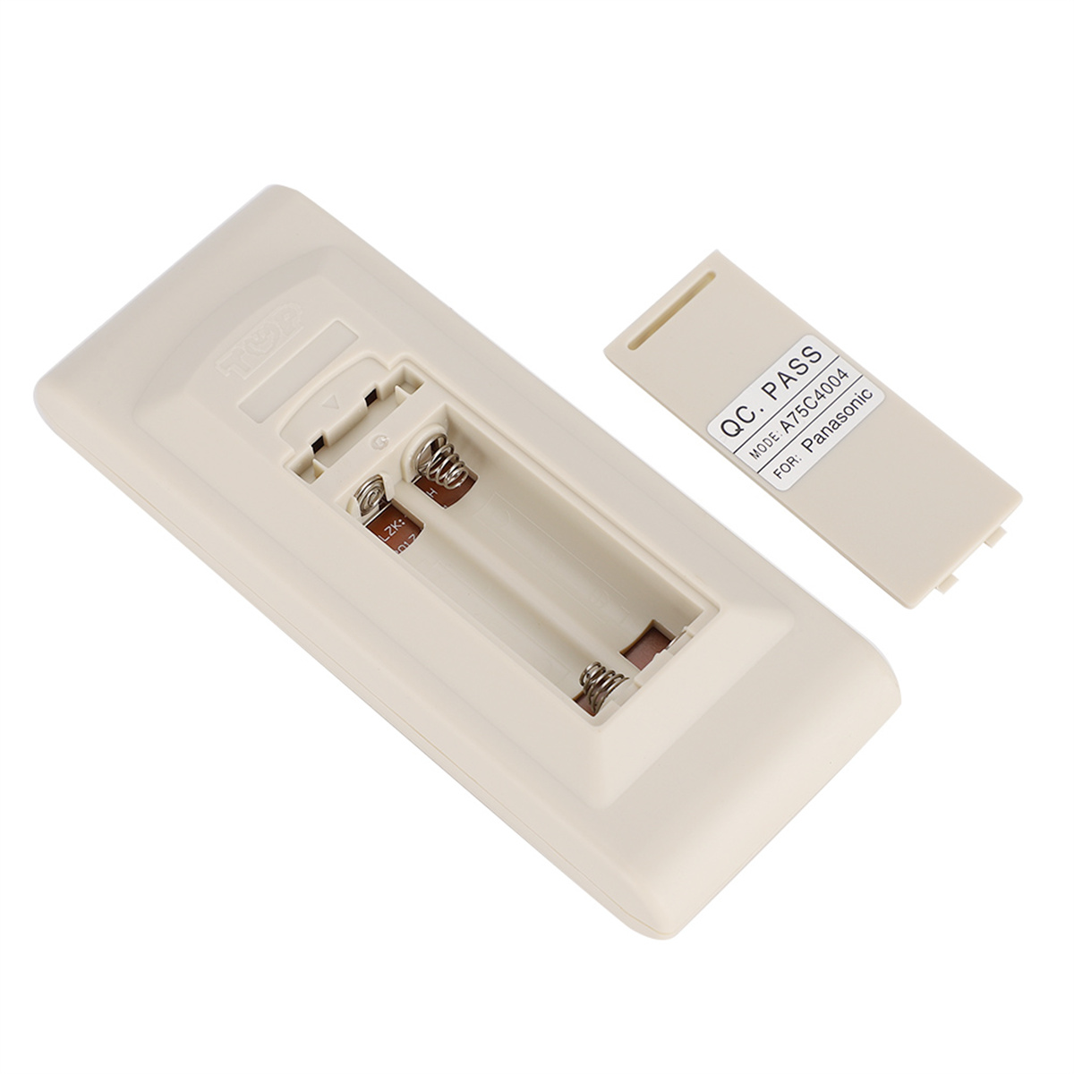 Rückseite der Fernbedienung mit offenem Batteriefach und Aufkleber.