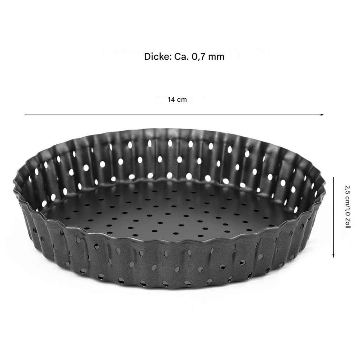 Schwarze Tarteform mit perforiertem Design.