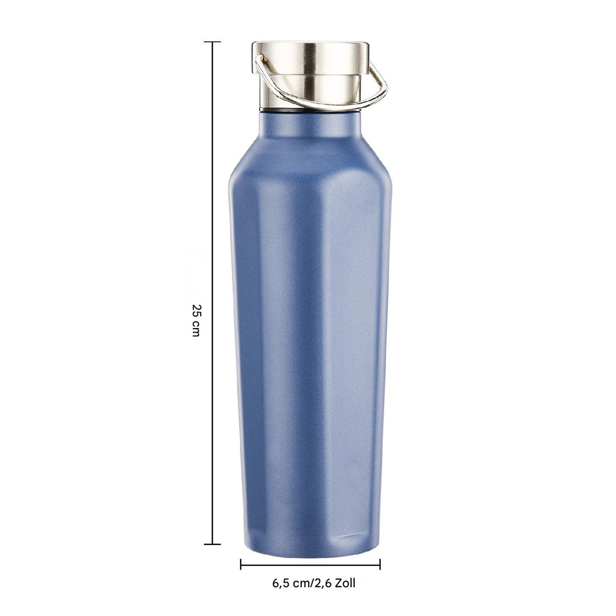 Eine blaue Wasserflasche mit silbernem Deckel, aufrecht stehend, mit den Maßen 25 cm und 6,5 cm.
