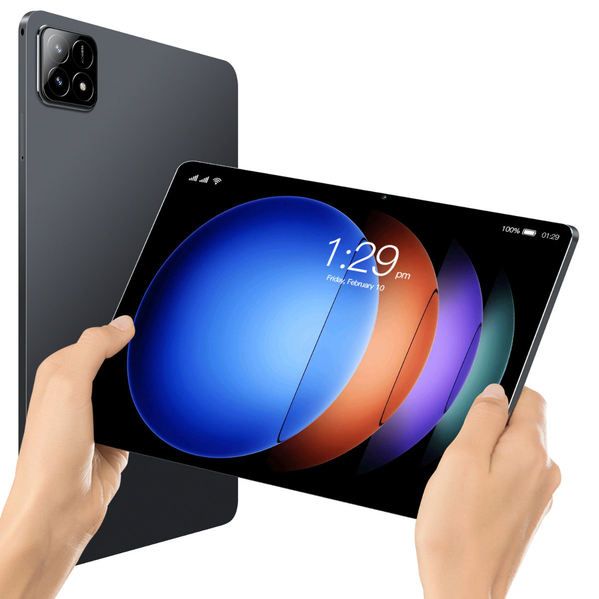Ein Tablet, das von zwei Händen gehalten wird, mit einem zweiten Tablet dahinter. Der Bildschirm zeigt eine farbenfrohe Grafik.