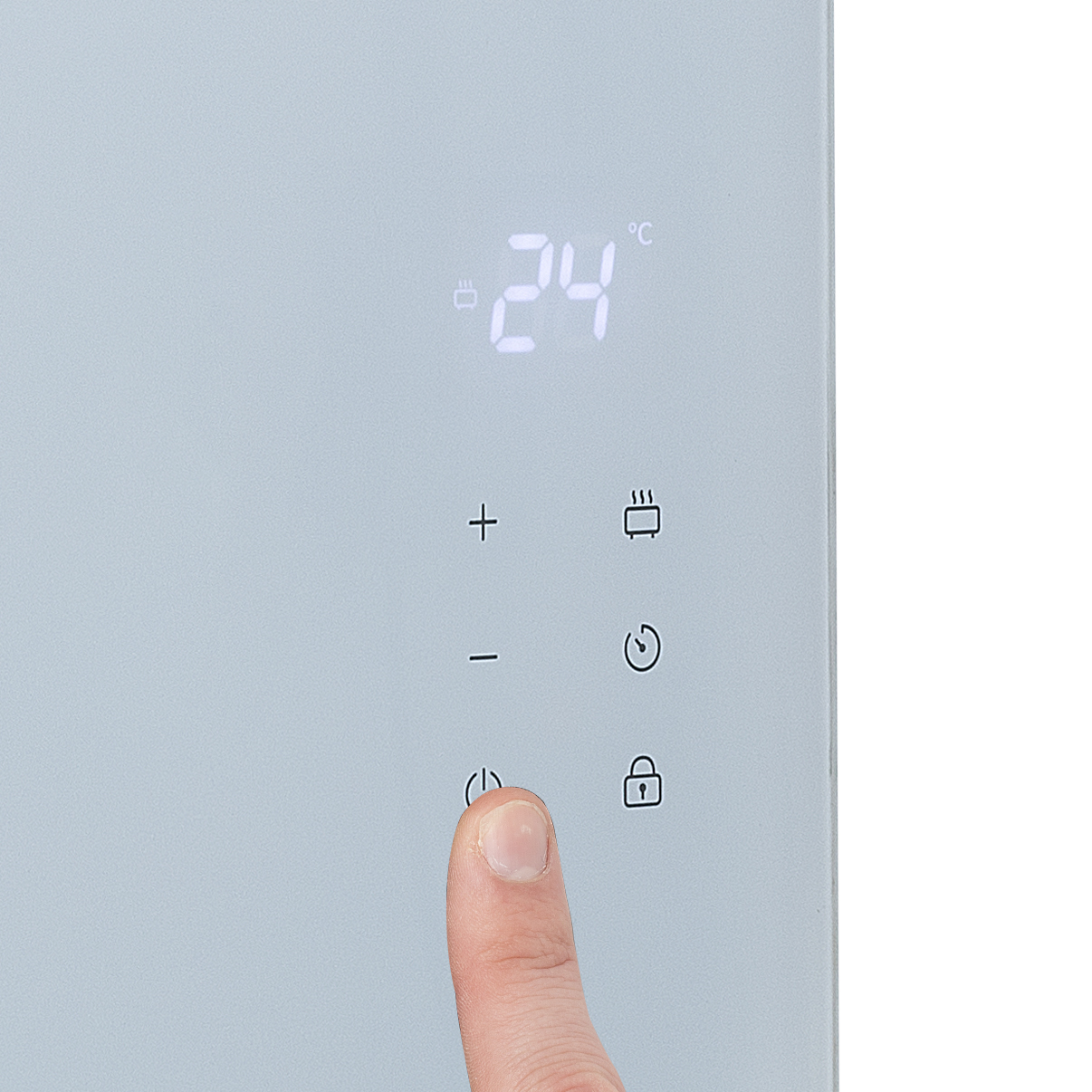 Hand drückt Knopf auf Digitalanzeige mit 24°C und Symbolen.