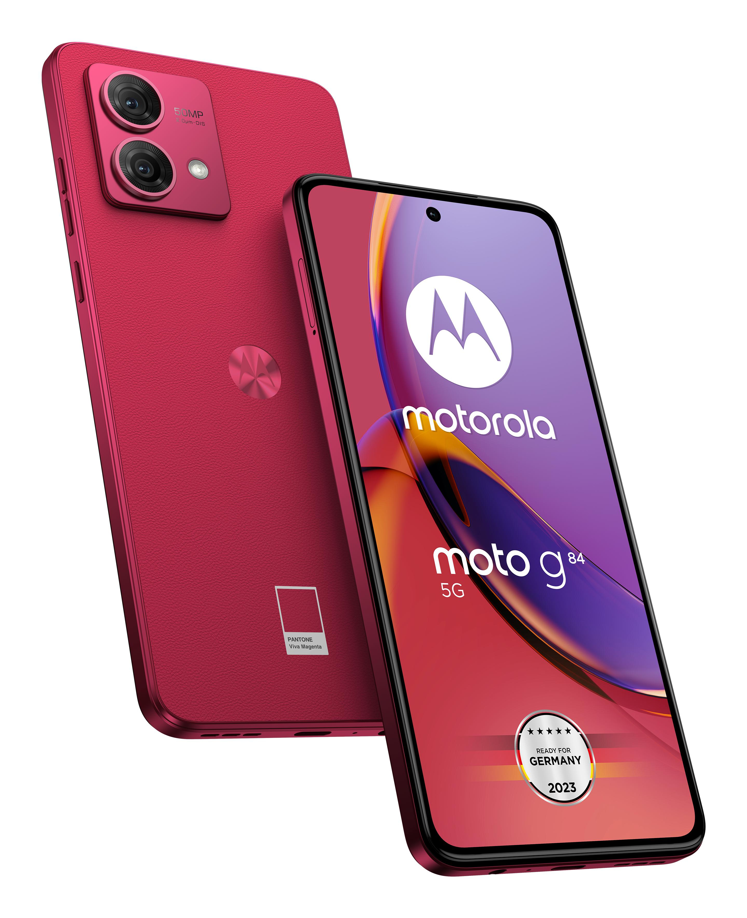 Różowy telefon Motorola Moto g84 5G. Widok z tyłu i z przodu. Widoczne trzy kamery i logo Motorola.