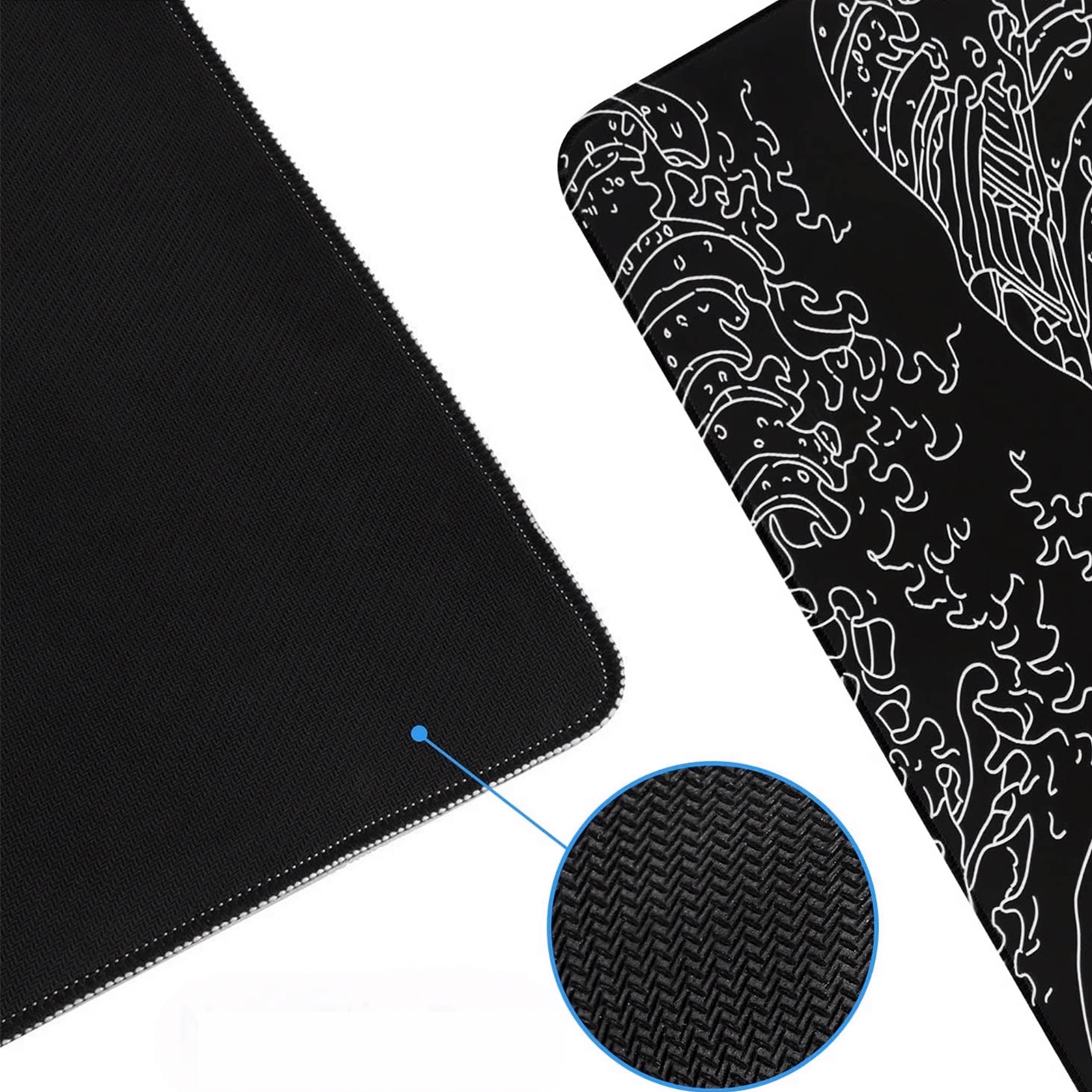 Czarna podkładka pod mysz z białym wzorem. Zbliżenie na spód, pokazujące antypoślizgową teksturę.