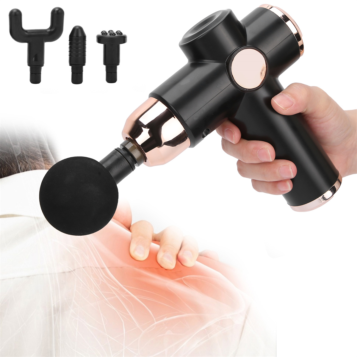 Schwarze und goldene Massagepistole in der Hand, drei austauschbare Köpfe, Schulter.