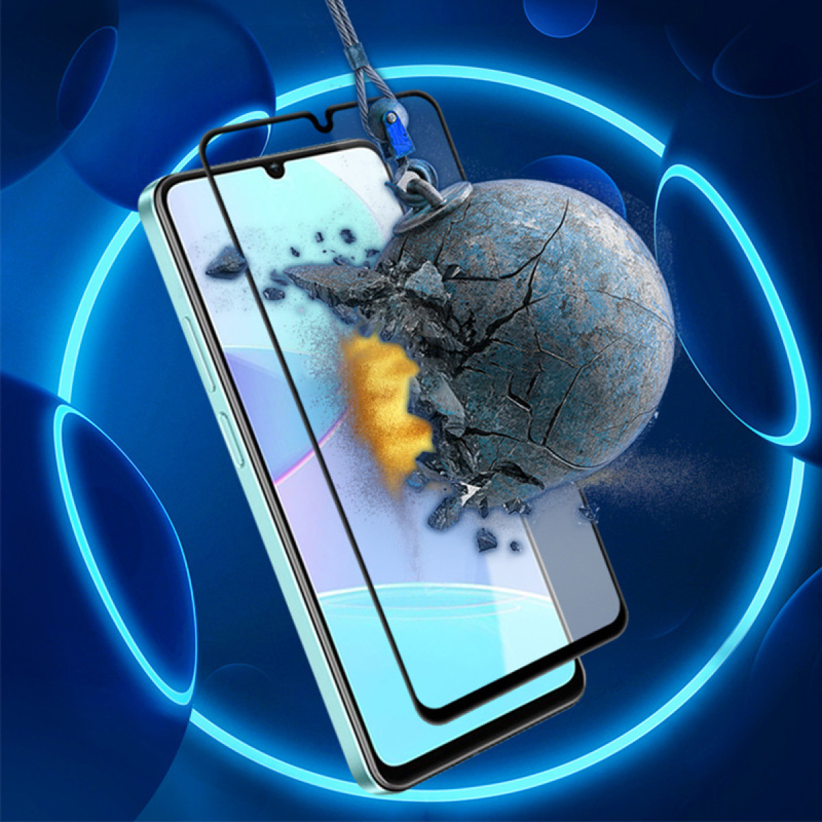 Protezione schermo telefono. Una sfera rompe la protezione. Sfondo blu.