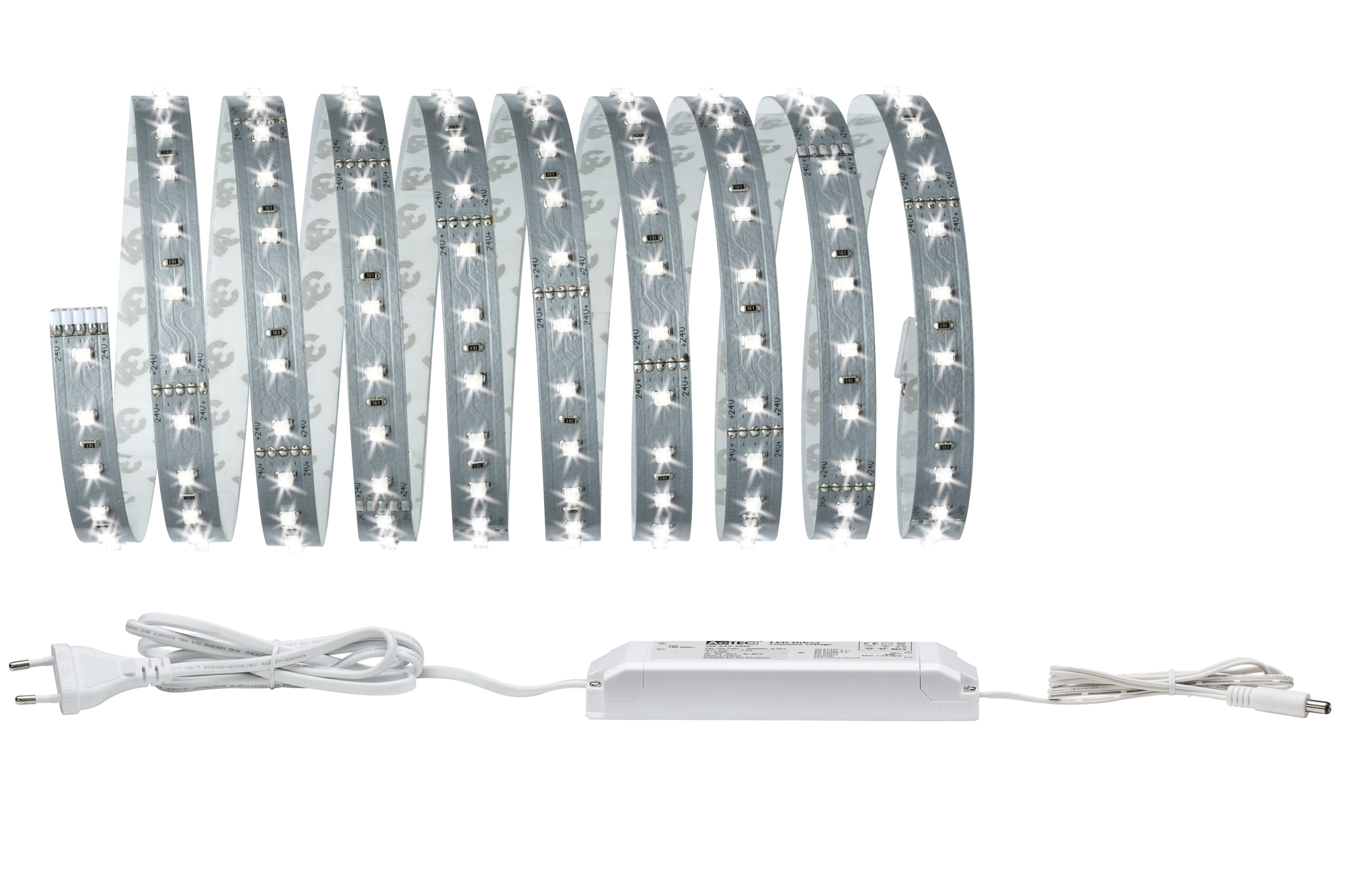 LED-Lichtstreifen mit Netzteil und Stecker. Die Streifen sind weiß und lang.