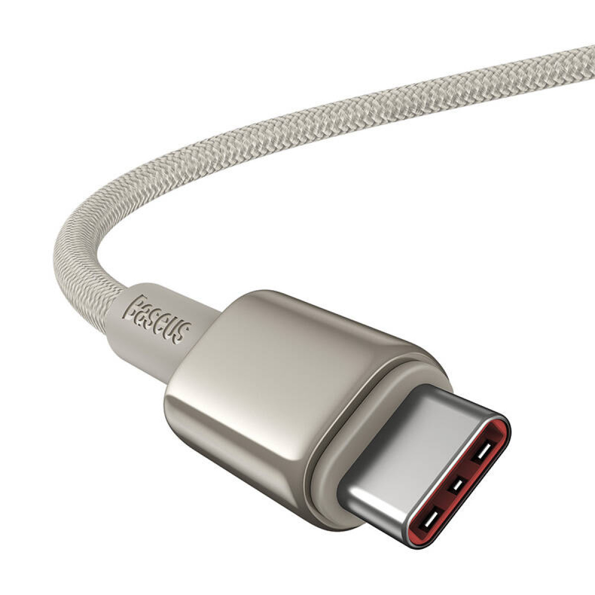 Srebrny kabel USB-C. Złącze ma czerwone detale.