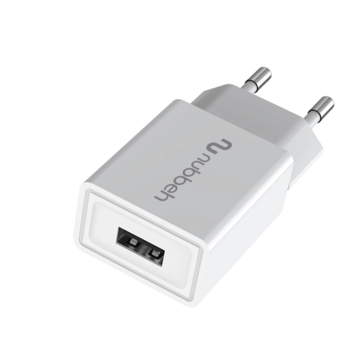 Cargador de pared blanco con puerto USB. Fondo blanco.