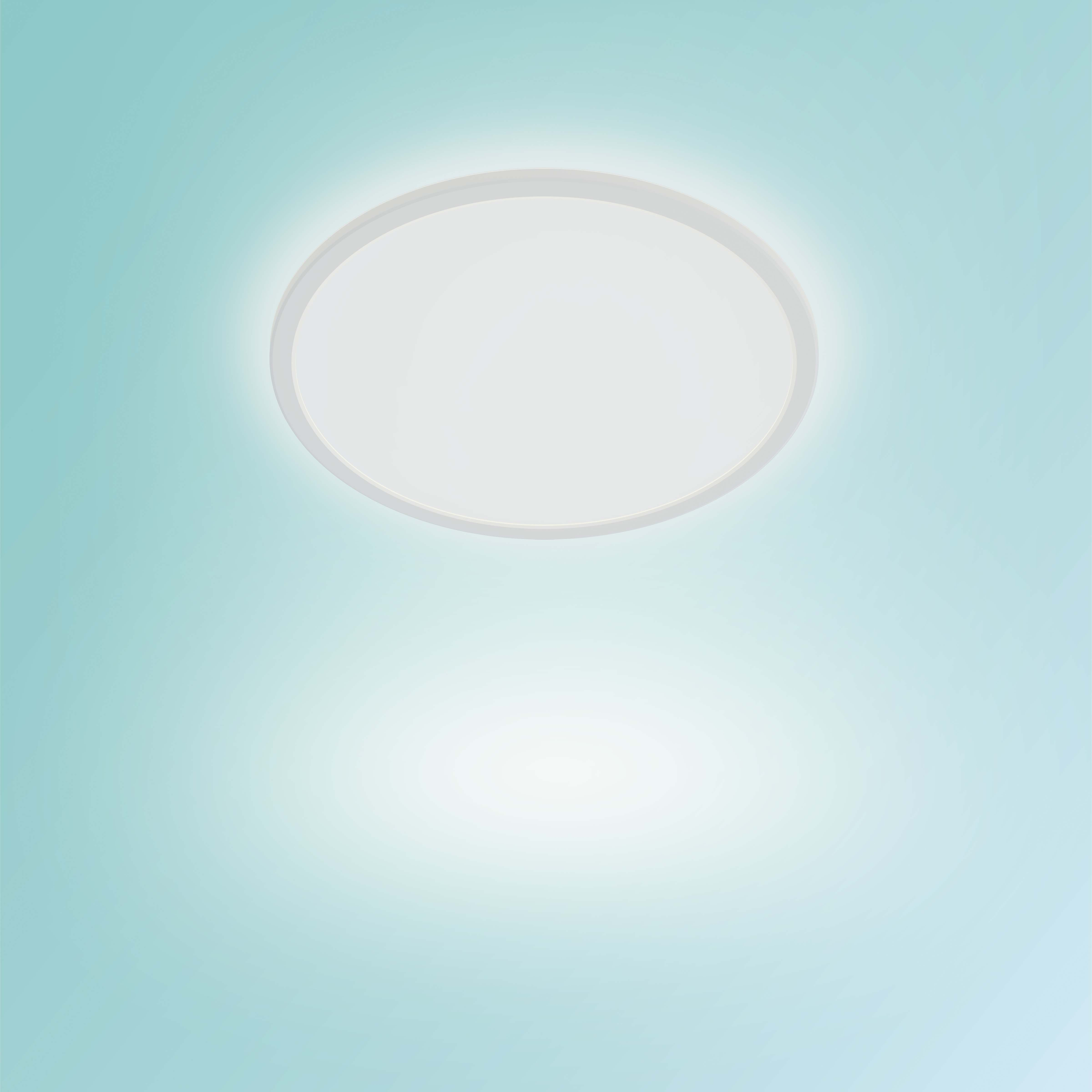 Una luz de techo redonda y blanca contra un fondo degradado azul claro.