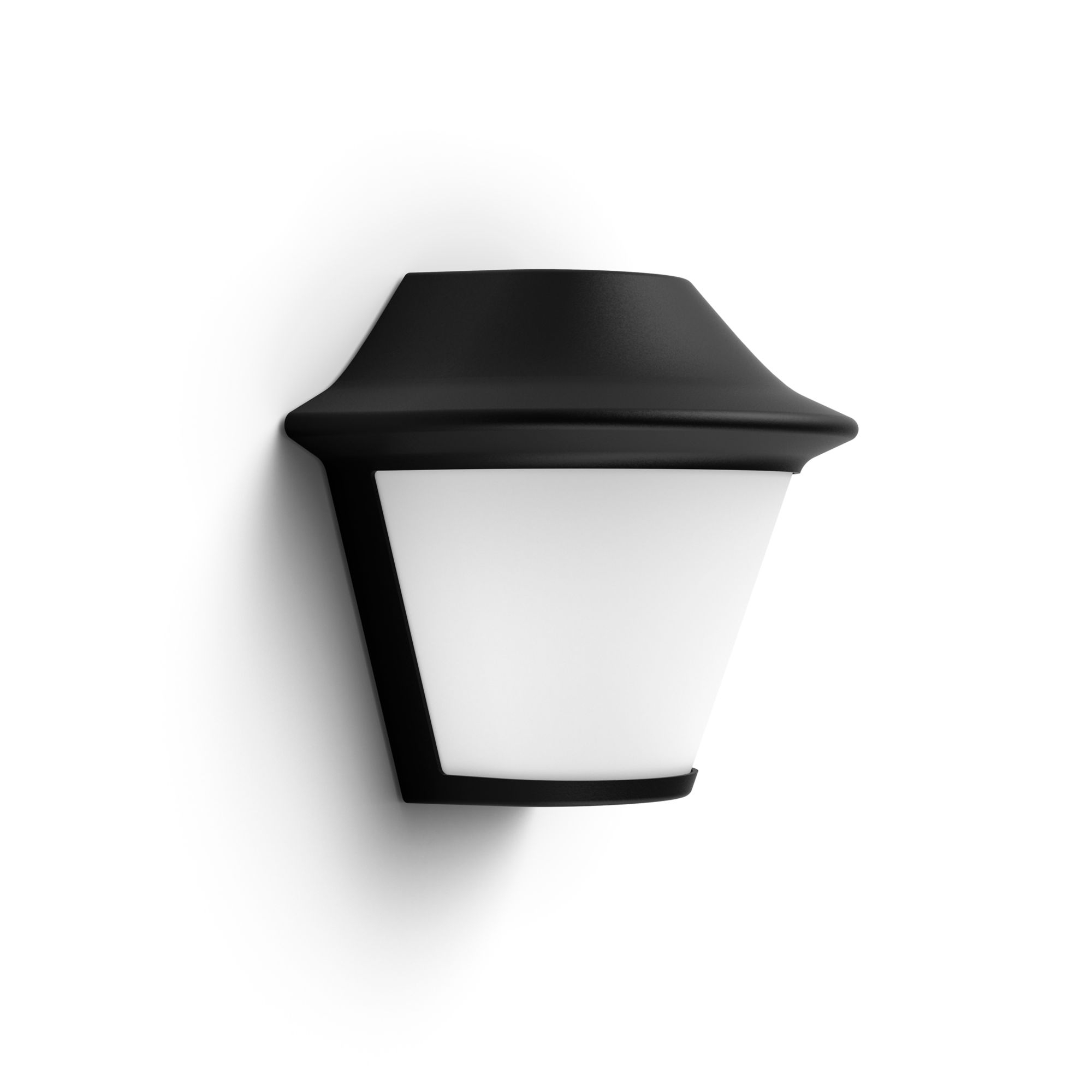 Schwarze Außenwandleuchte mit weißen Lichtpaneelen, an einer weißen Wand montiert. Sie hat eine einzigartige, abgewinkelte Form.