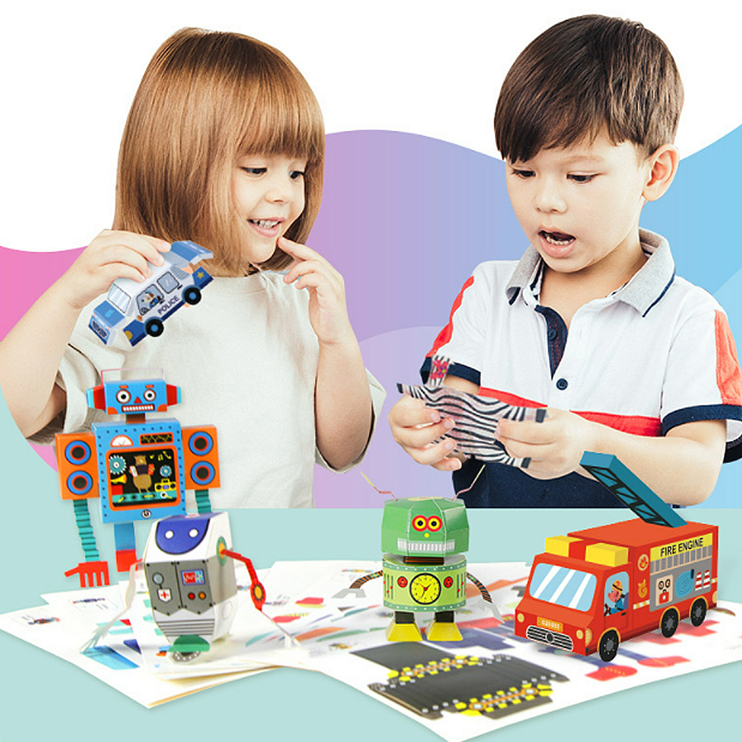 Due bambini che giocano con robot e veicoli di carta colorati. La scena è su sfondo bianco.
