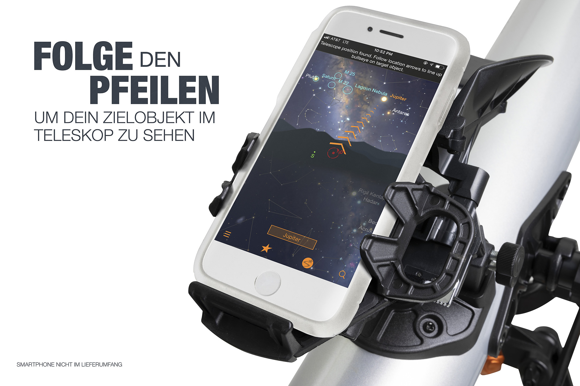 Ein Smartphone in einer Teleskophalterung, das eine Sternenkarte mit hervorgehobenem Jupiter anzeigt.