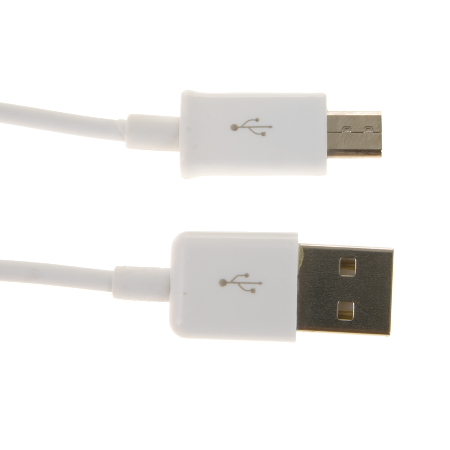 Due cavi USB bianchi con connettori USB standard e micro USB su una superficie bianca.
