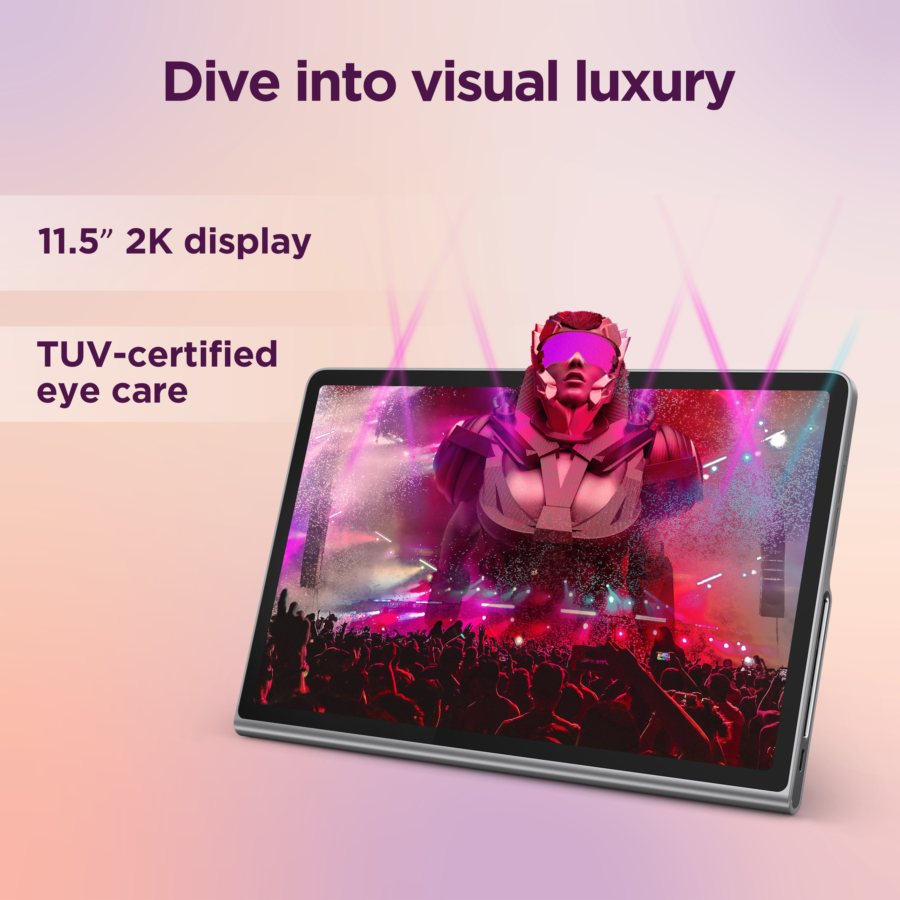 Un tablet con una persona e una scena teatrale. Il testo dice 'Immergiti nel lusso visivo' e 'Schermo 2K da 11,5"'.