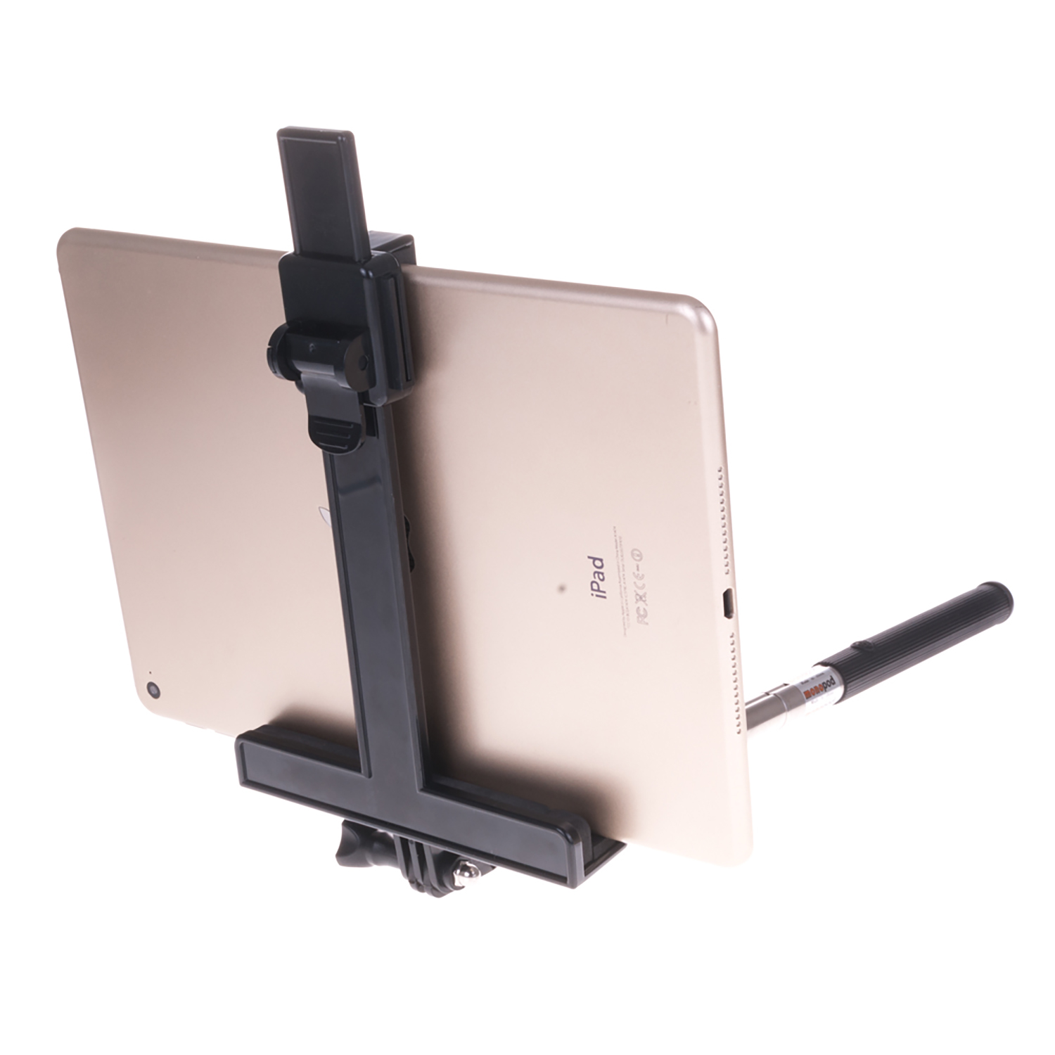 iPad collegato a un supporto nero con un selfie stick laterale.