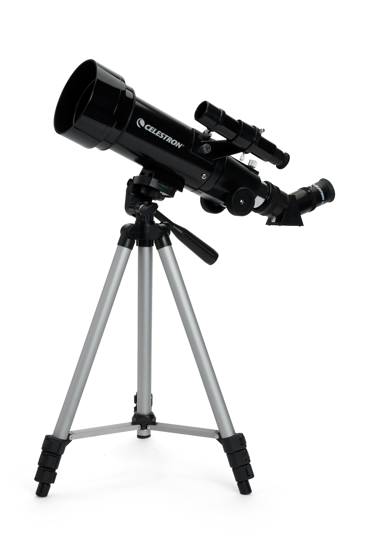 Schwarzes Teleskop auf einem Stativ. Das Teleskop ist nach oben geneigt und hat eine Linse und ein Okular.