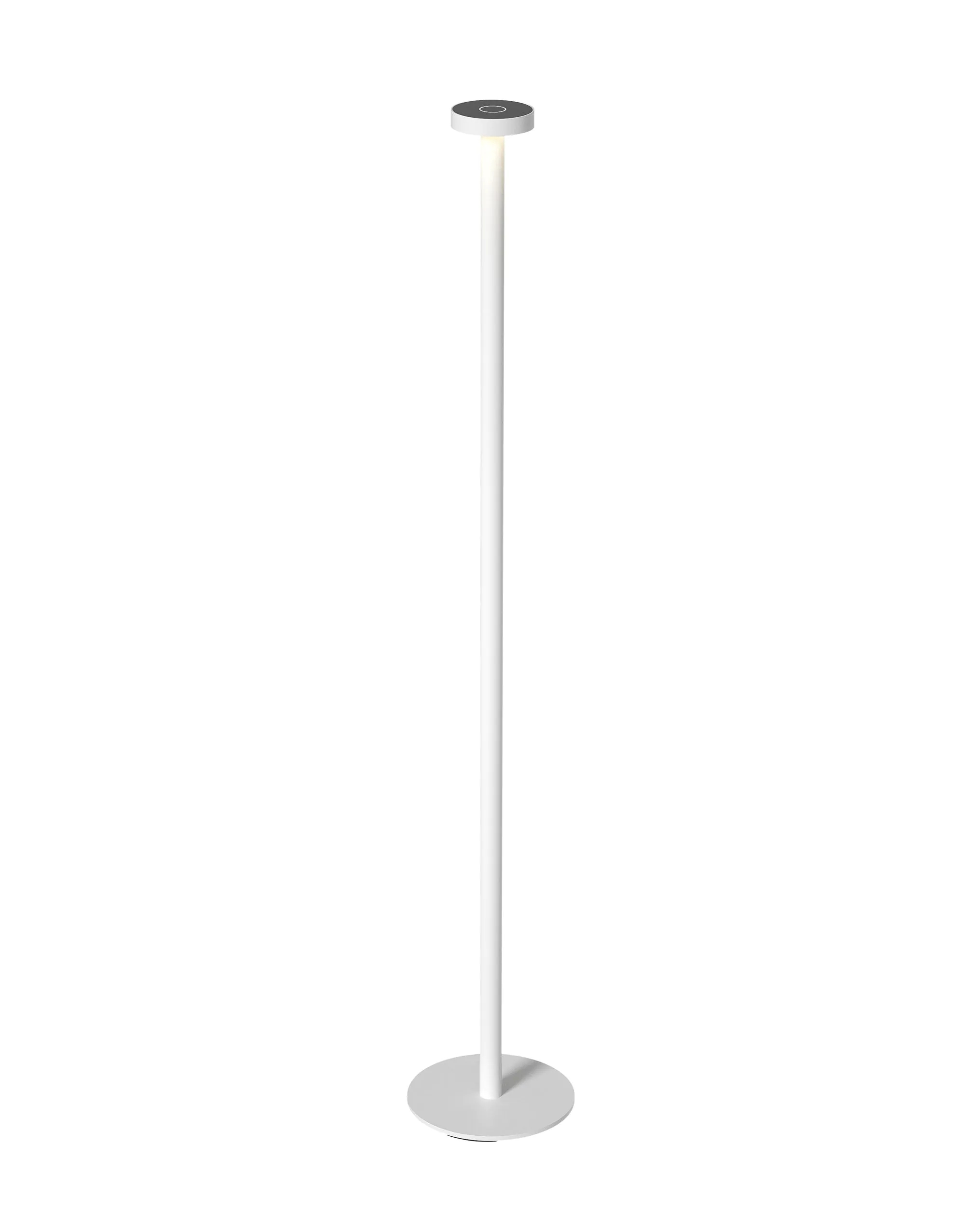 Una lampada da terra alta e bianca con una base circolare e una piccola luce circolare in alto.