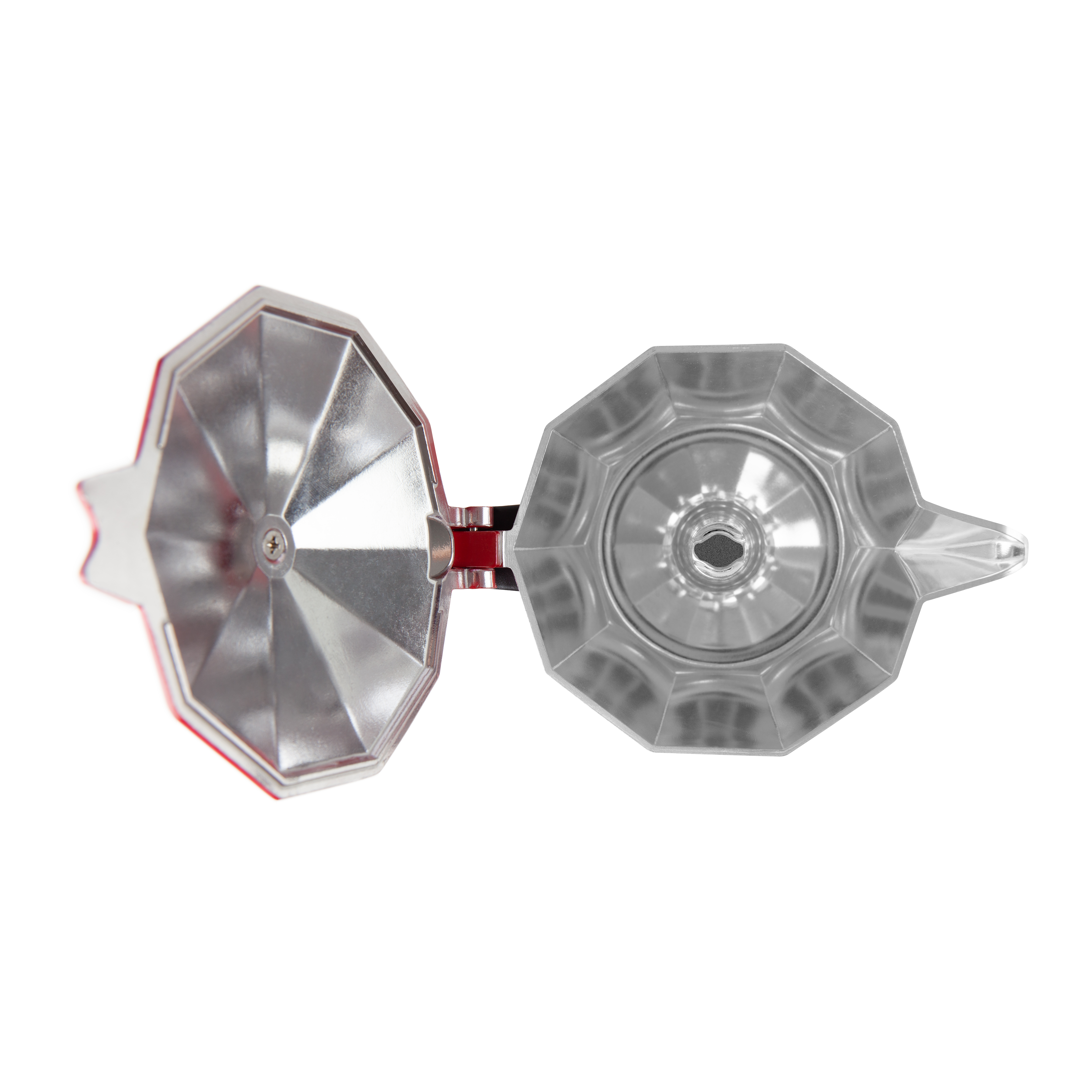 Widok z góry na srebrno-czerwoną kawiarkę, zdemontowaną i otwartą na białym tle.