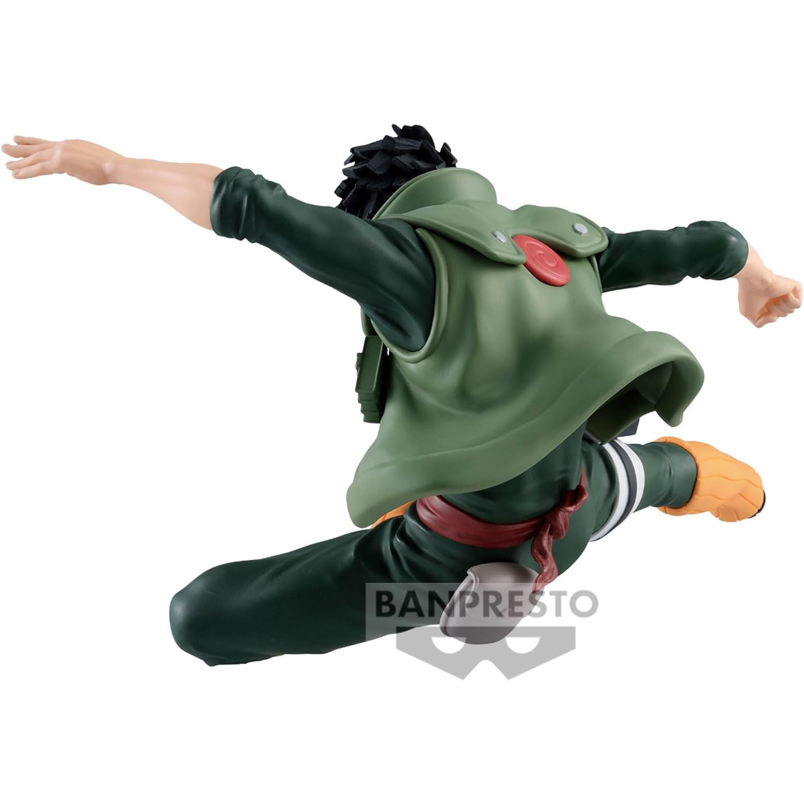 Figura de anime en acción. Traje verde, pelo negro, pose en el aire.