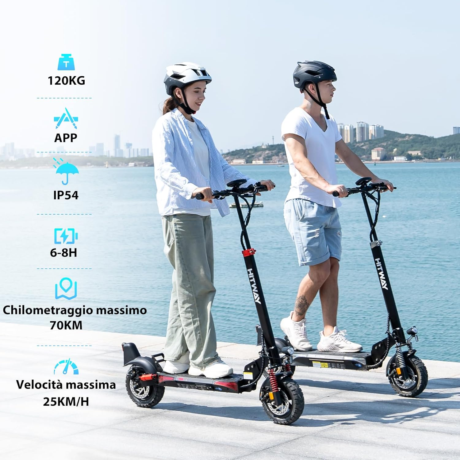 Due persone guidano scooter Hitway neri vicino al mare. Stats: 120KG, APP, IP54, 6-8H, 70KM, 25KM/H.