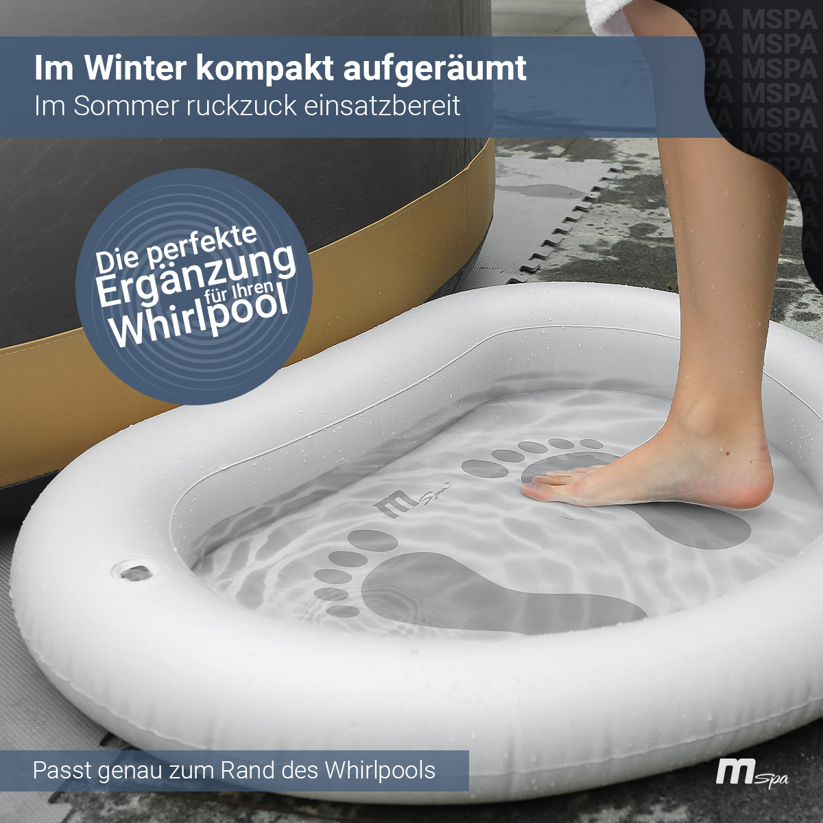 Ein weißer Whirlpool mit Fußbad. Ein Fuß ist im Wasser. Text lautet: 'Whirlpool'.