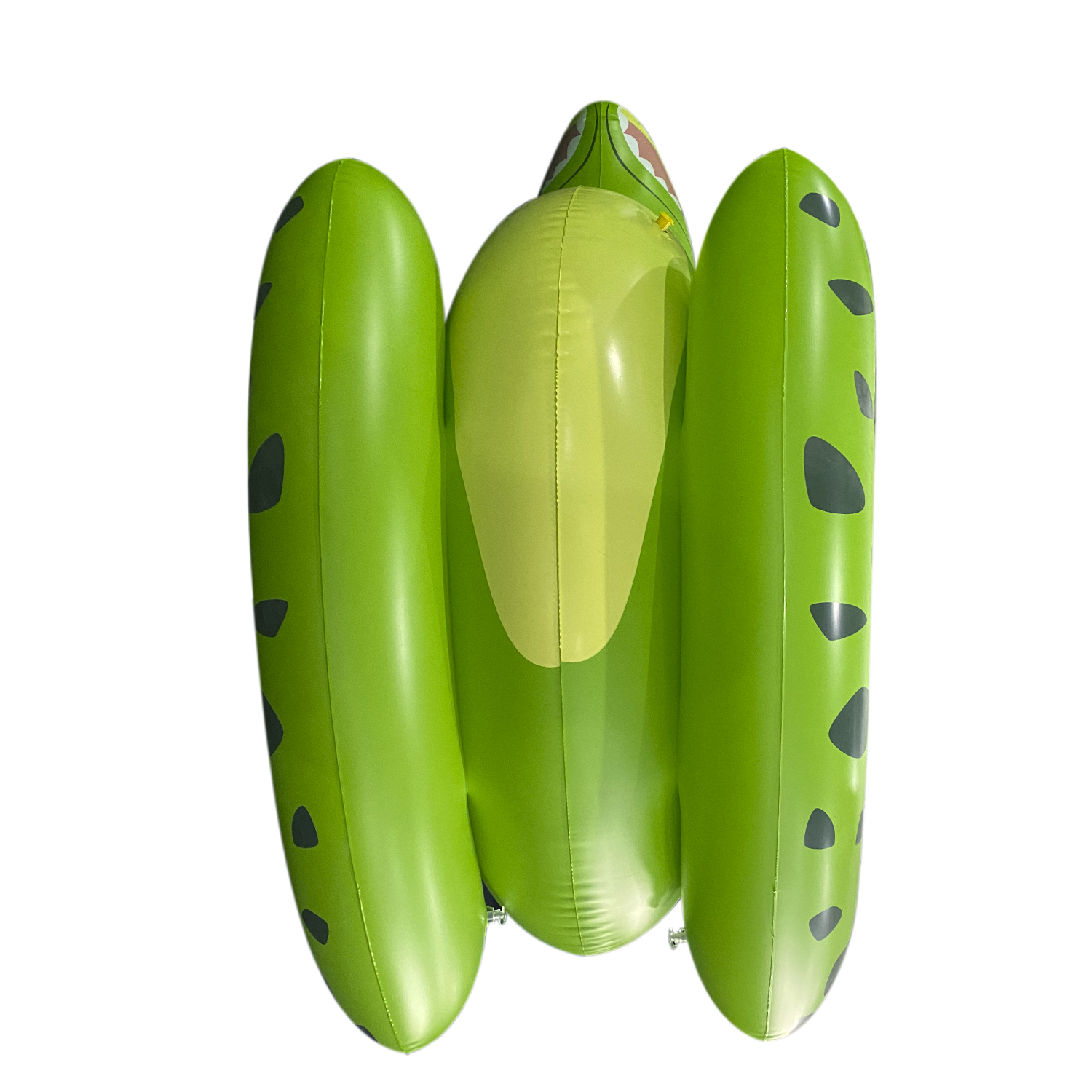Flotador inflable de rana verde para piscina, con tres secciones y manchas negras sobre fondo blanco.