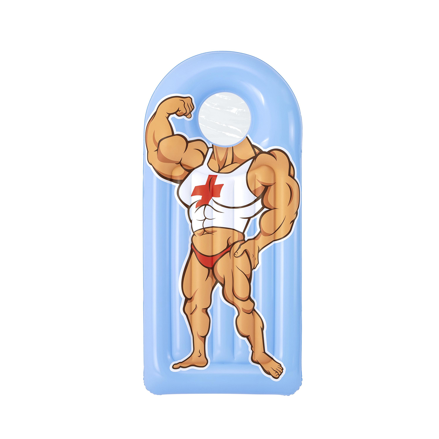 Hombre de pie junto a un flotador de piscina inflable.