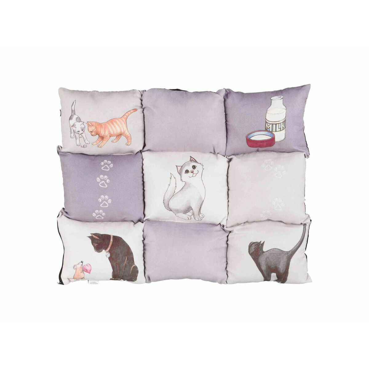 Ein Patchwork-Kissen mit Katzenillustrationen und Pfotenabdrücken. Katzen in verschiedenen Posen.