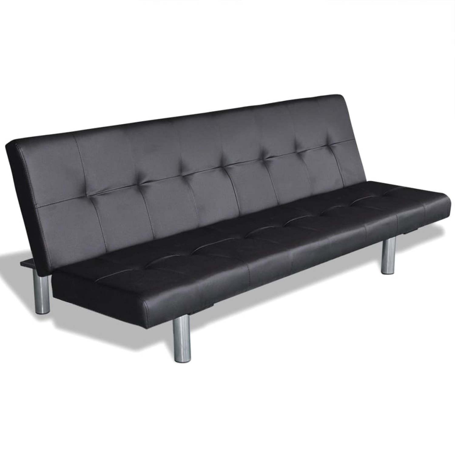 Ein schwarzes Futon-Sofa mit silbernen Beinen, auf weißem Hintergrund, aus einer schrägen Perspektive.