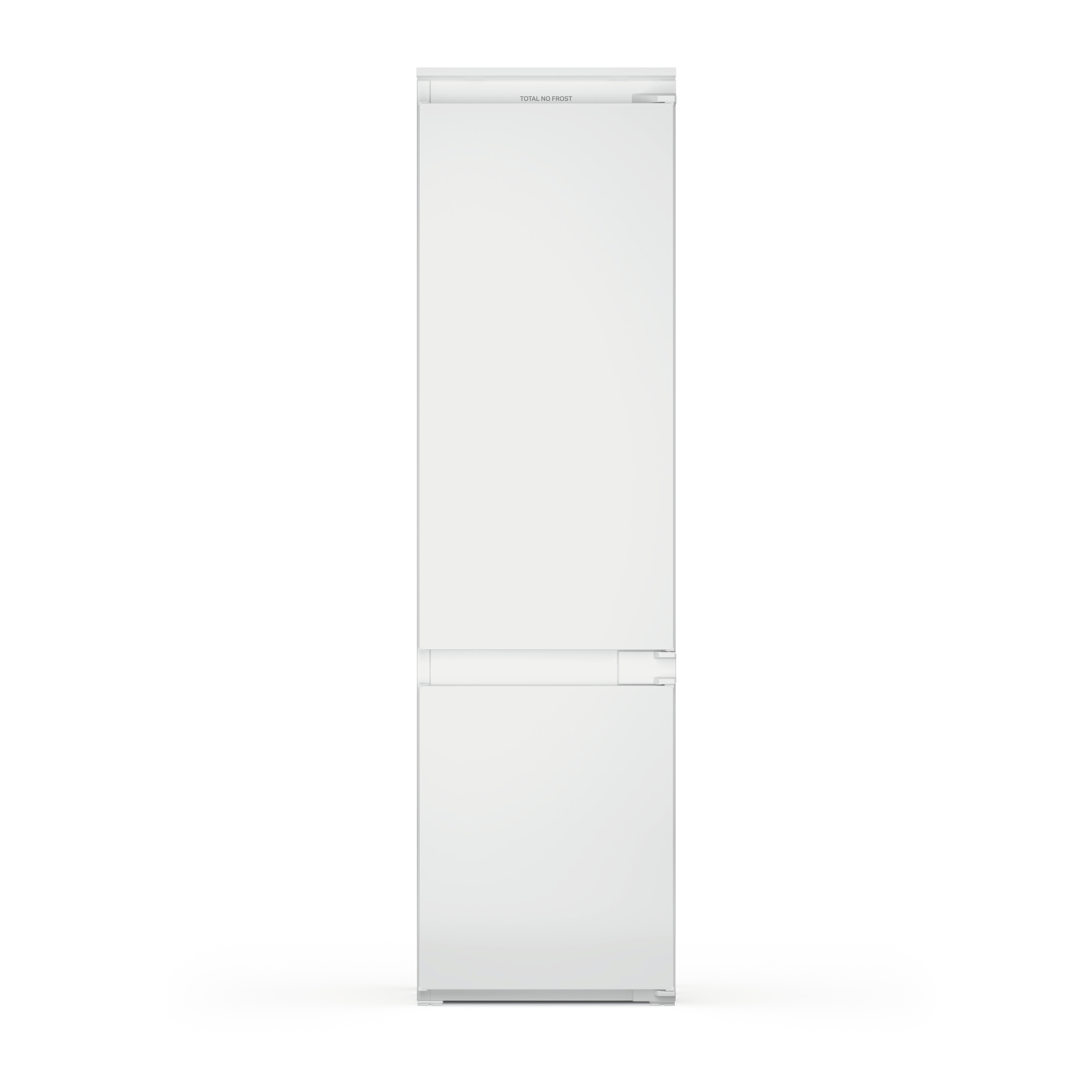 Frigorifero bianco con ante chiuse. Le ante sono lunghe e hanno un design semplice. Sfondo bianco.