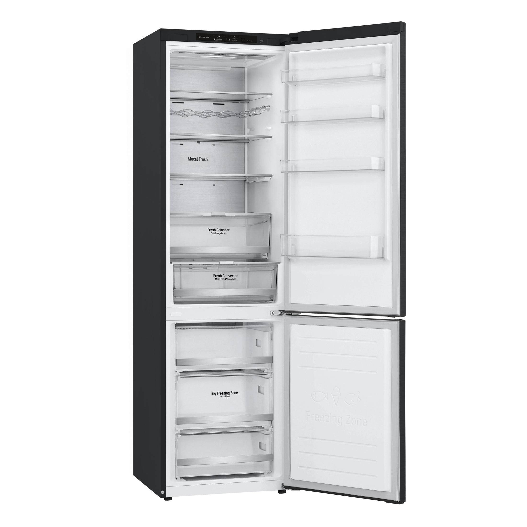 Schwarzer Kühlschrank mit offenen Türen, Regale und Schubladen zeigend.