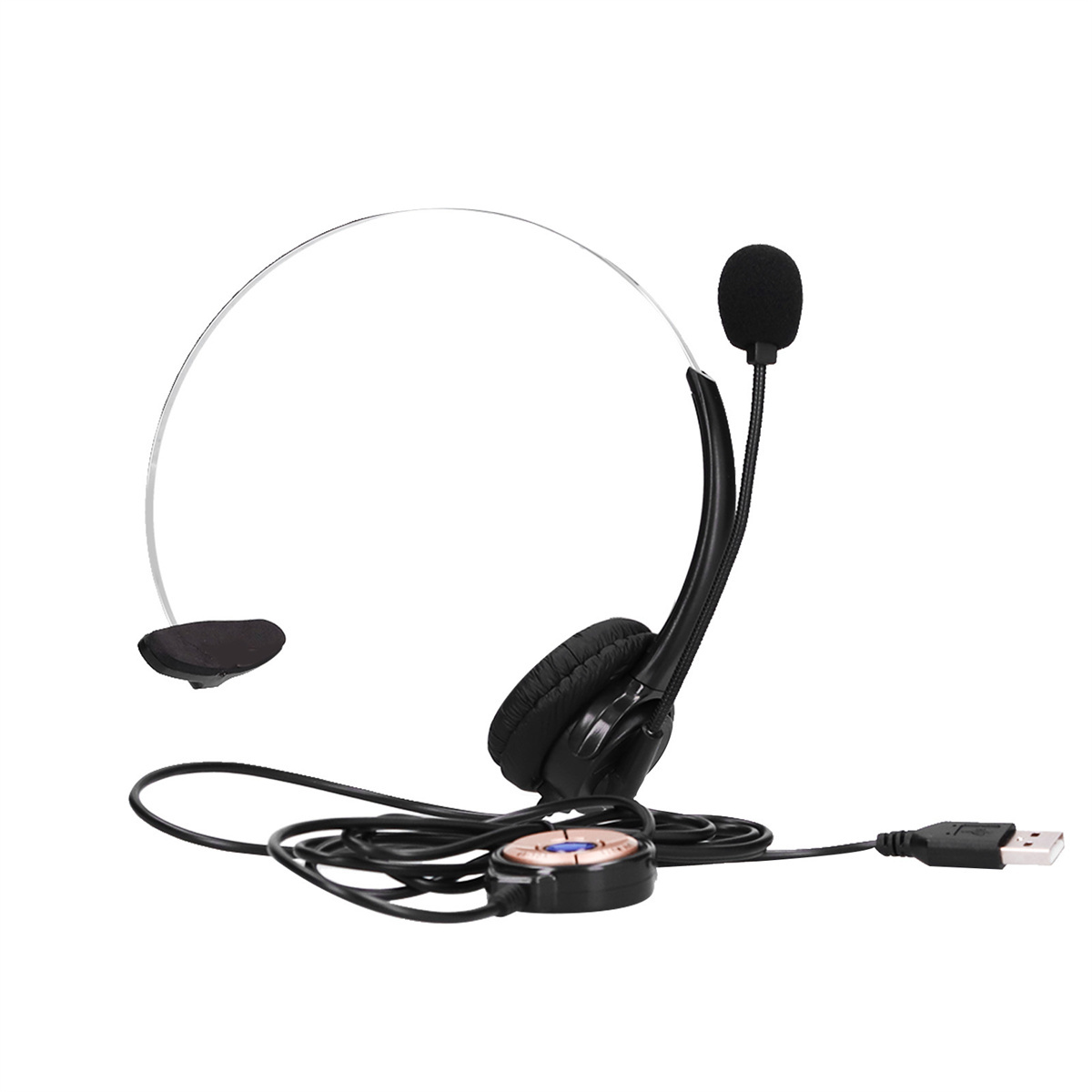 Ein schwarzes Headset mit Mikrofon und Bedienfeld, angeschlossen an ein USB-Kabel, auf weißem Hintergrund.