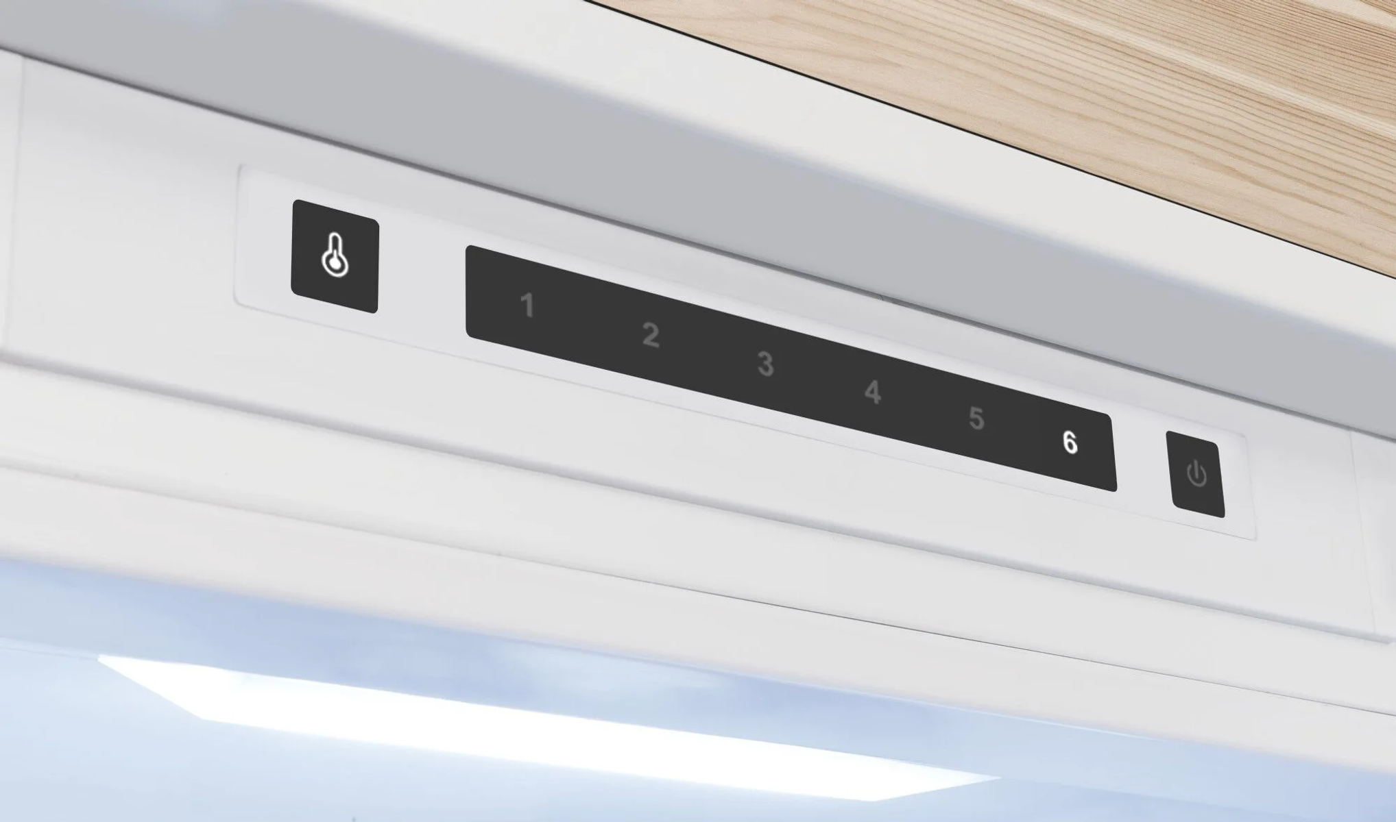 Un lavavajillas Grundig gris oscuro con panel de control y pantalla digital.