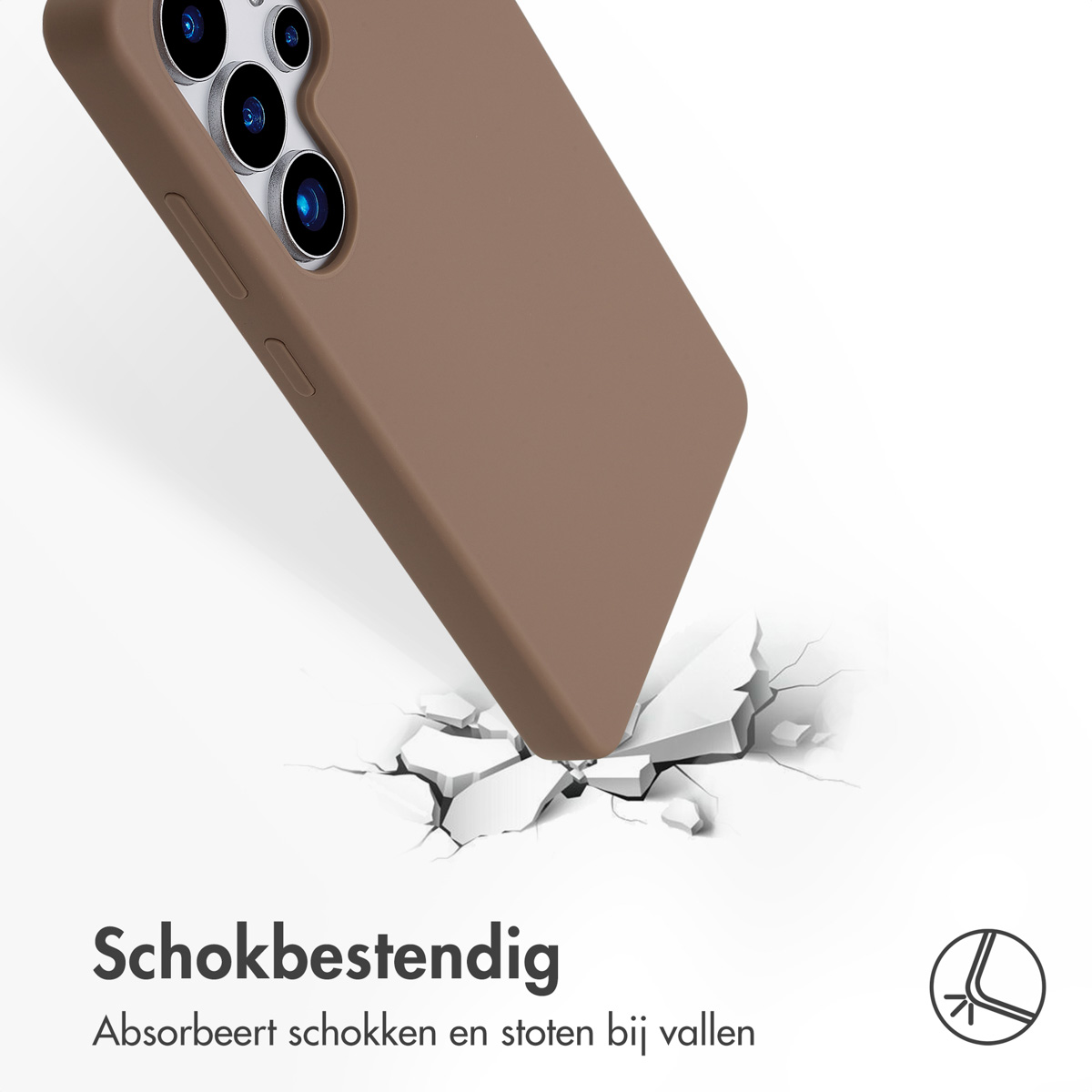 Eine braune Handyhülle auf weißem Untergrund, durch Stoß gerissen.
