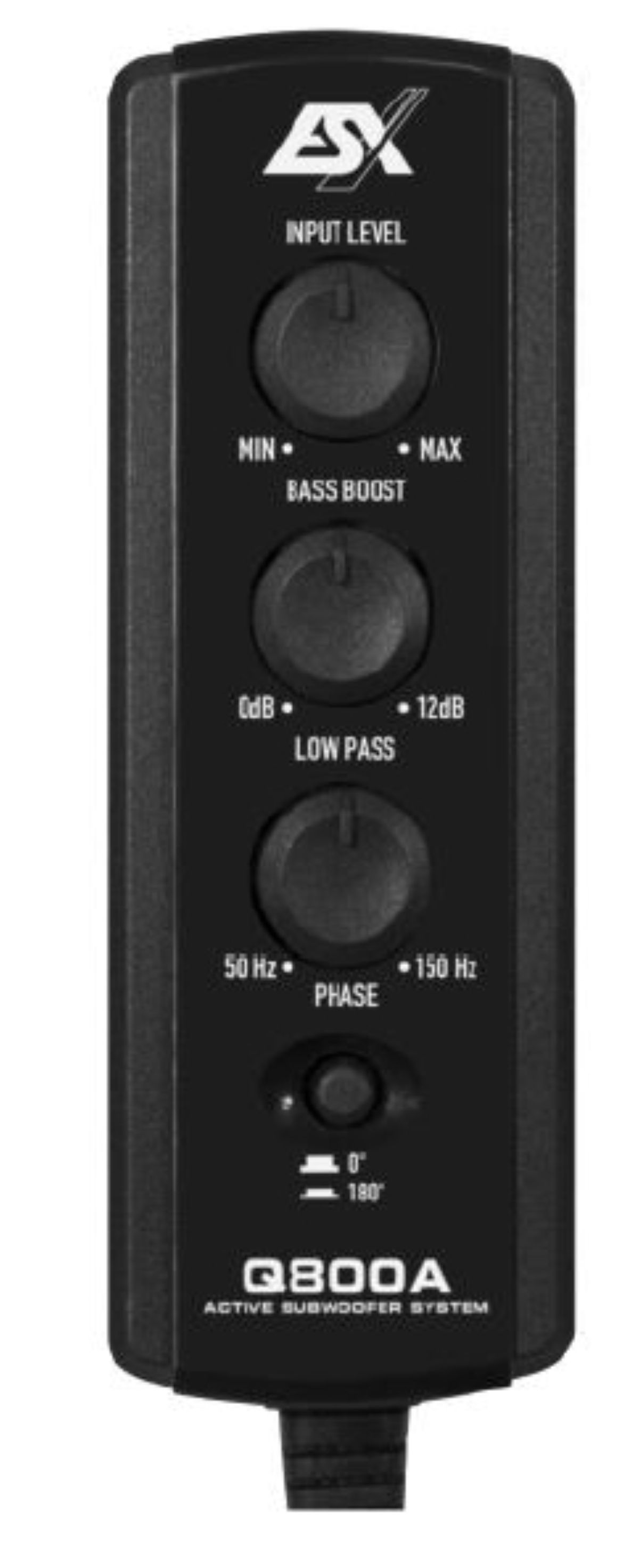 Schwarzes Subwoofer-Bedienfeld mit Knöpfen und Beschriftungen. Modell Q800A ist sichtbar.